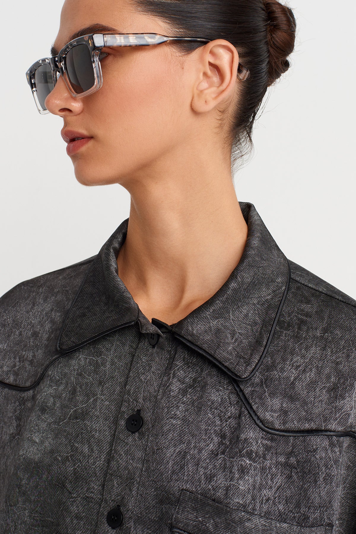 Off Black Yıkanmış Etkili Oversize Gömlek-K251011088