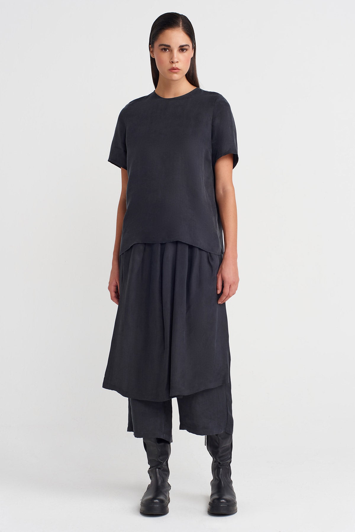 Siyah Taş Yıkama Efektli Tişört-K251011100