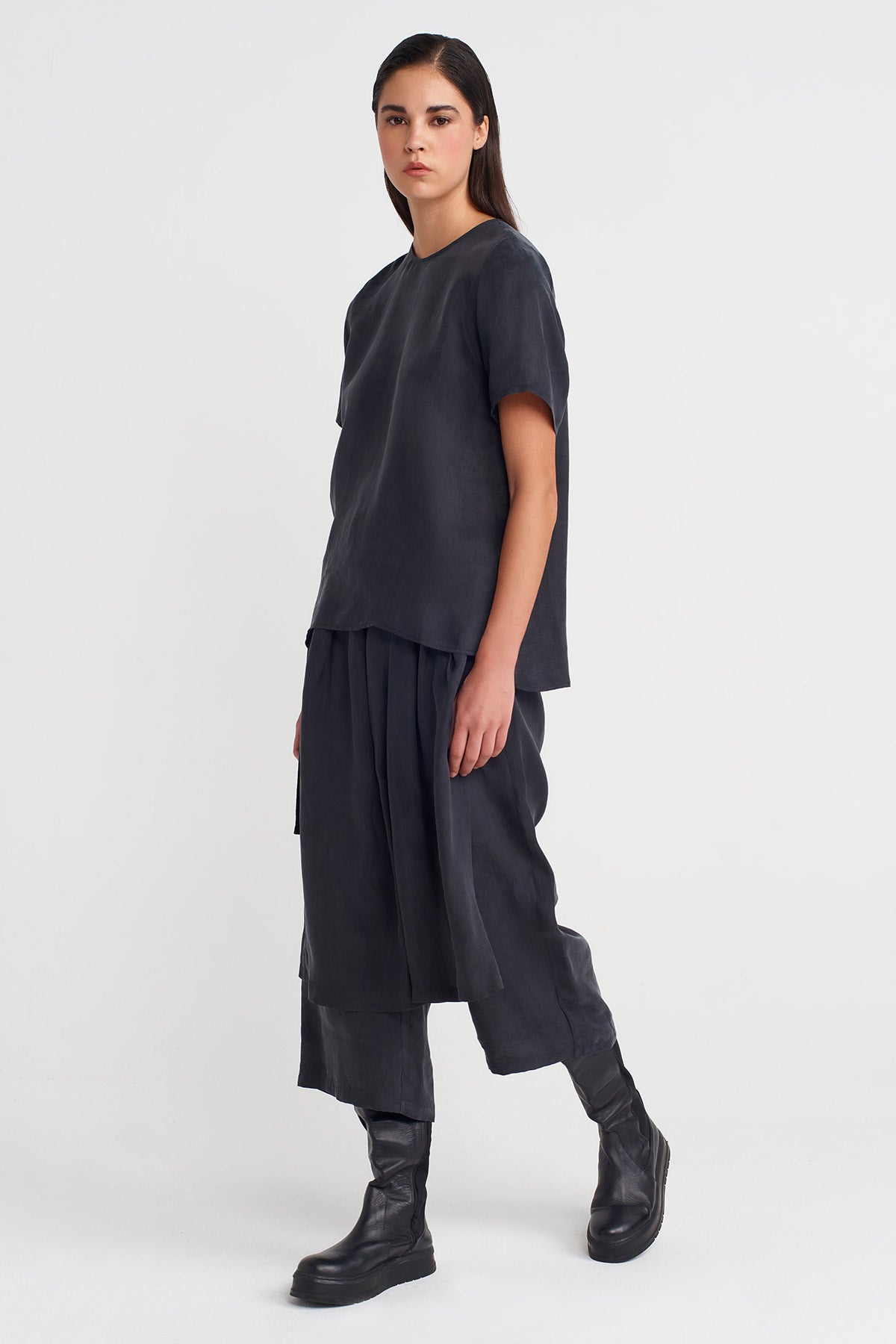 Siyah Taş Yıkama Efektli Tişört-K251011100