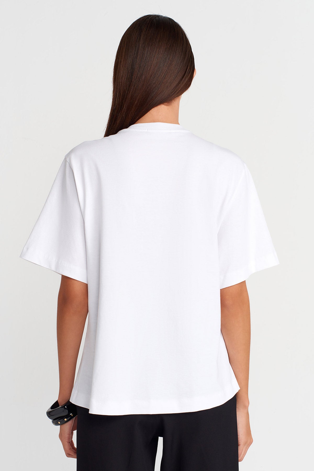 Kırık Beyaz Pul İşlemeli Oversize T-Shirt-K251011125