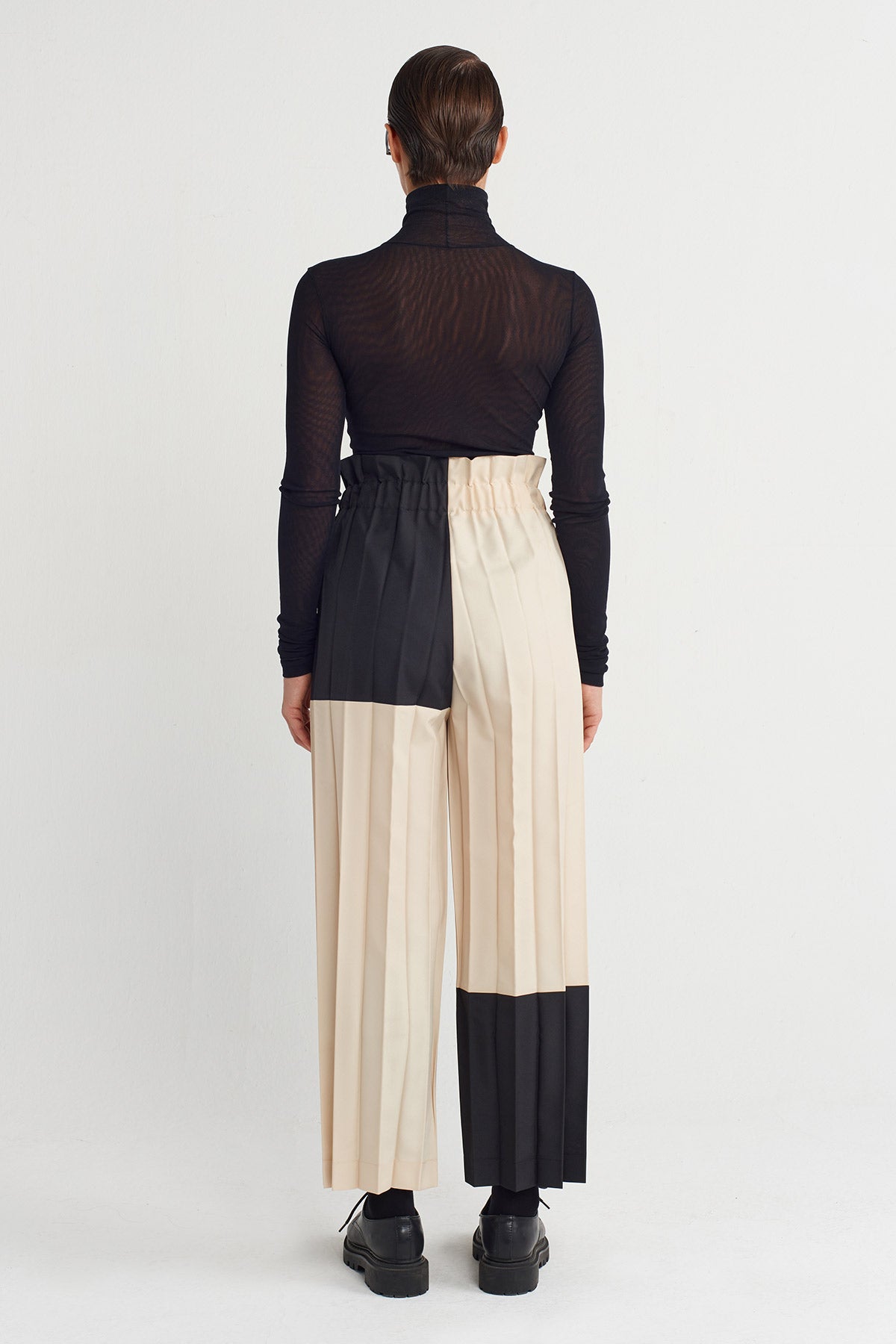 Natur/Black Color Block Pleated Trousers-K253013008