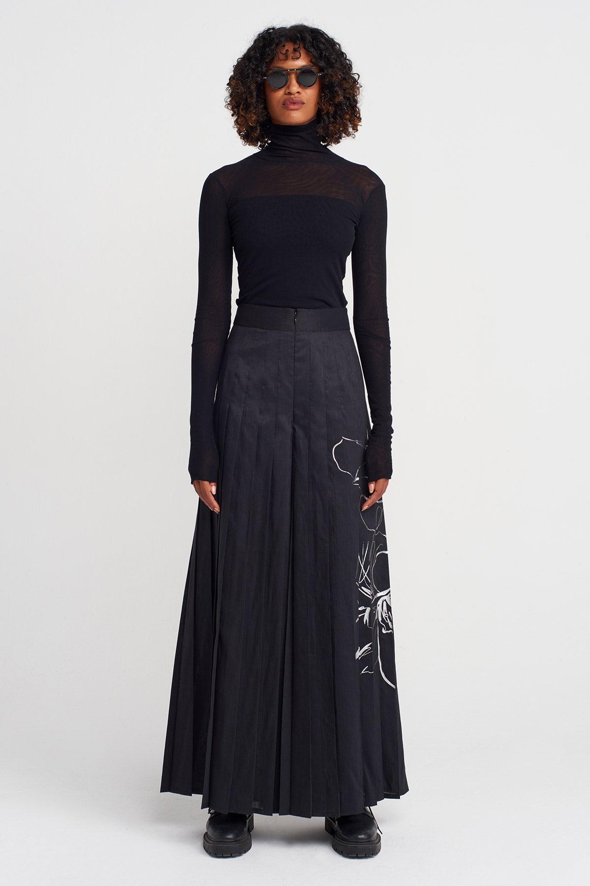 Siyah/Silver Baskılı Bol Pileli Pantolon-K253013047