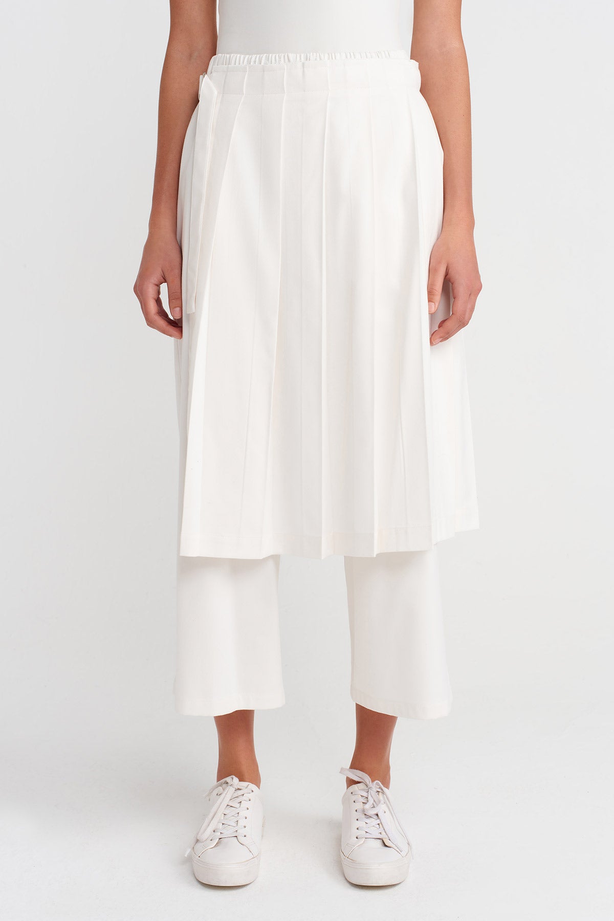 Kırık Beyaz Pileli Etekli Pantolon-K253013061