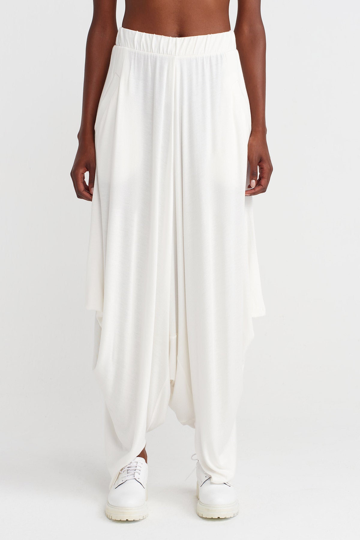 Kırık Beyaz Drapeli Rahat Şalvar-K253013062