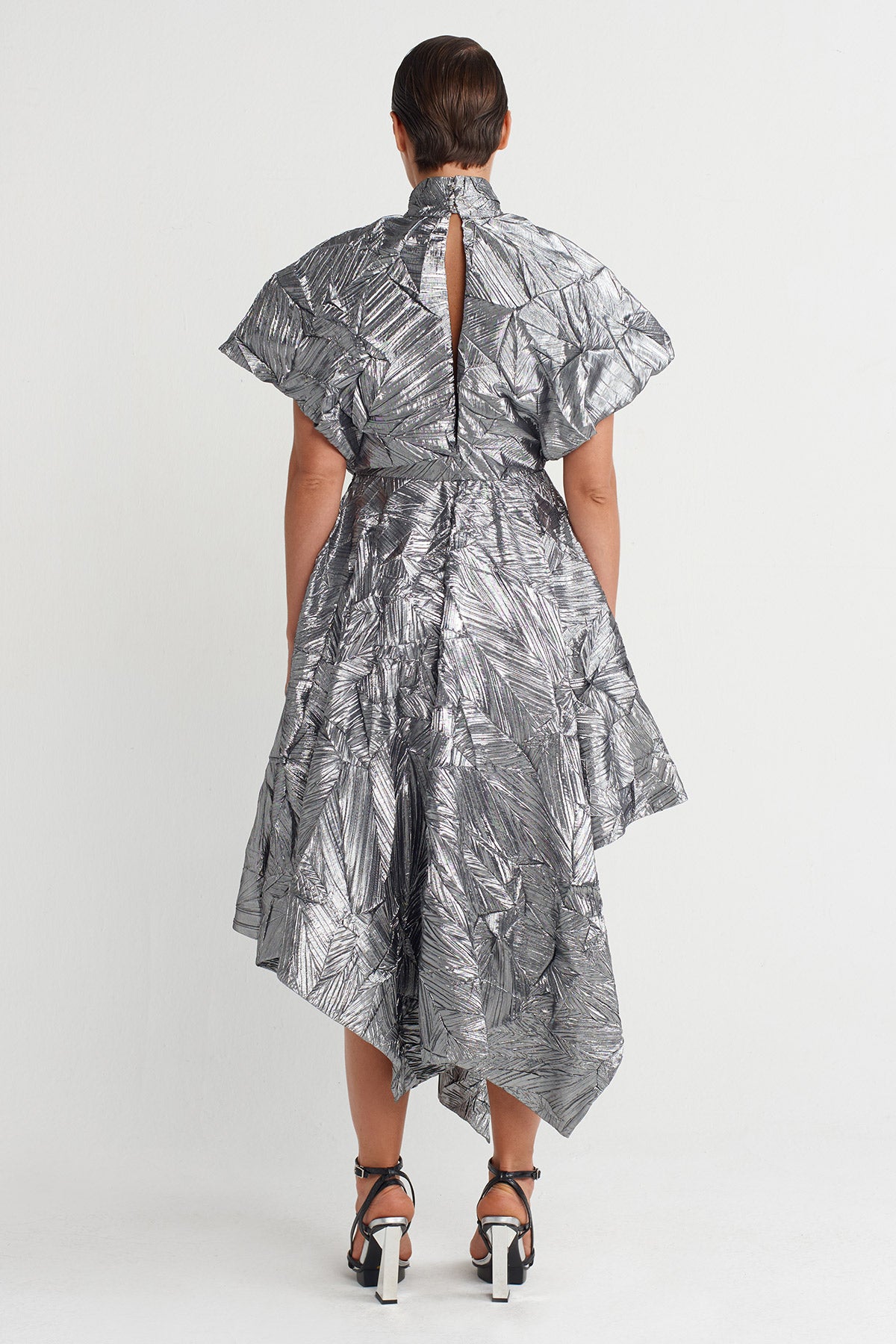 Gümüş Asimetrik Kesimli Plise Elbise-K254014012