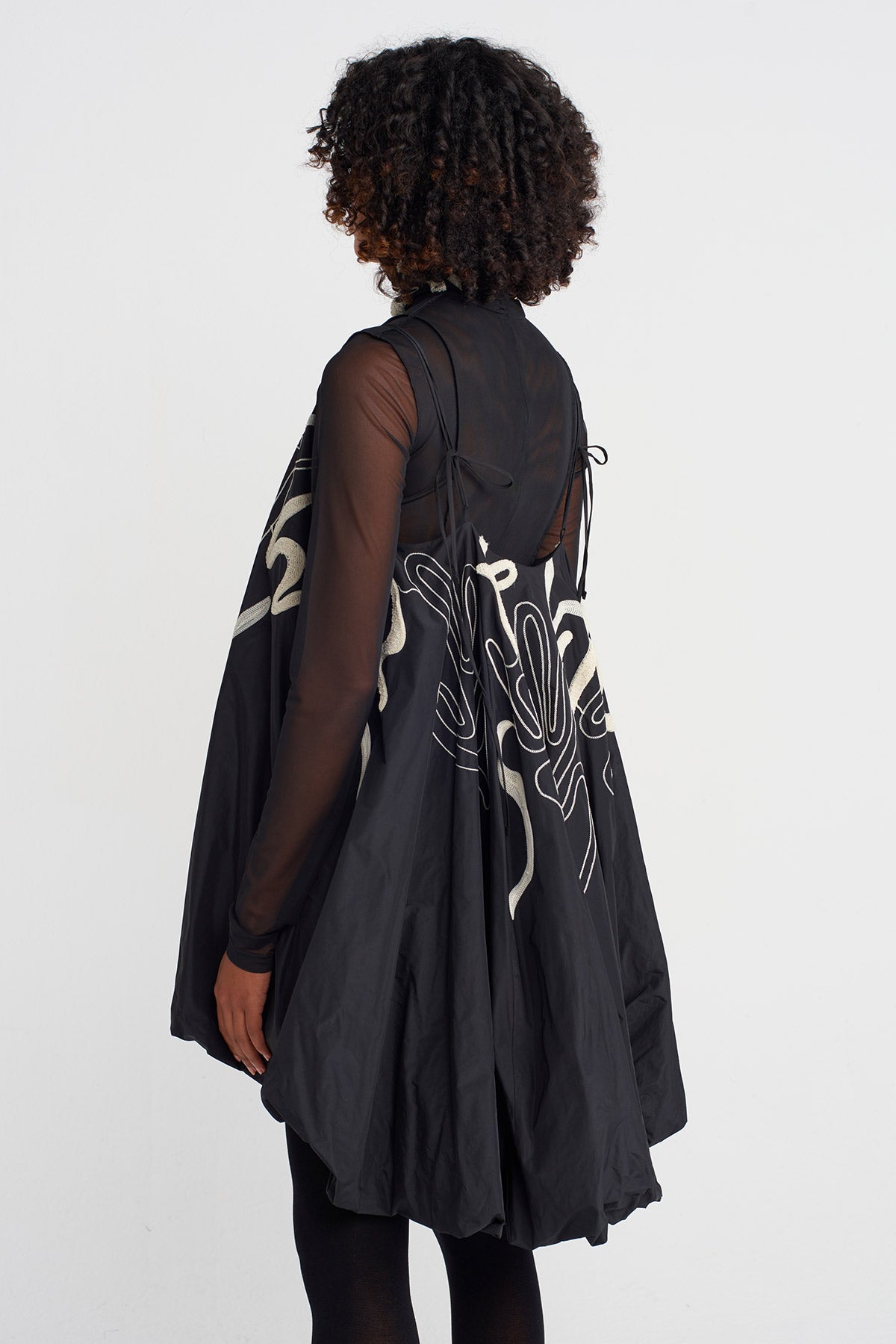 Black-Natur Embroidered Straped Taffeta Balloon Dress-K254014022
