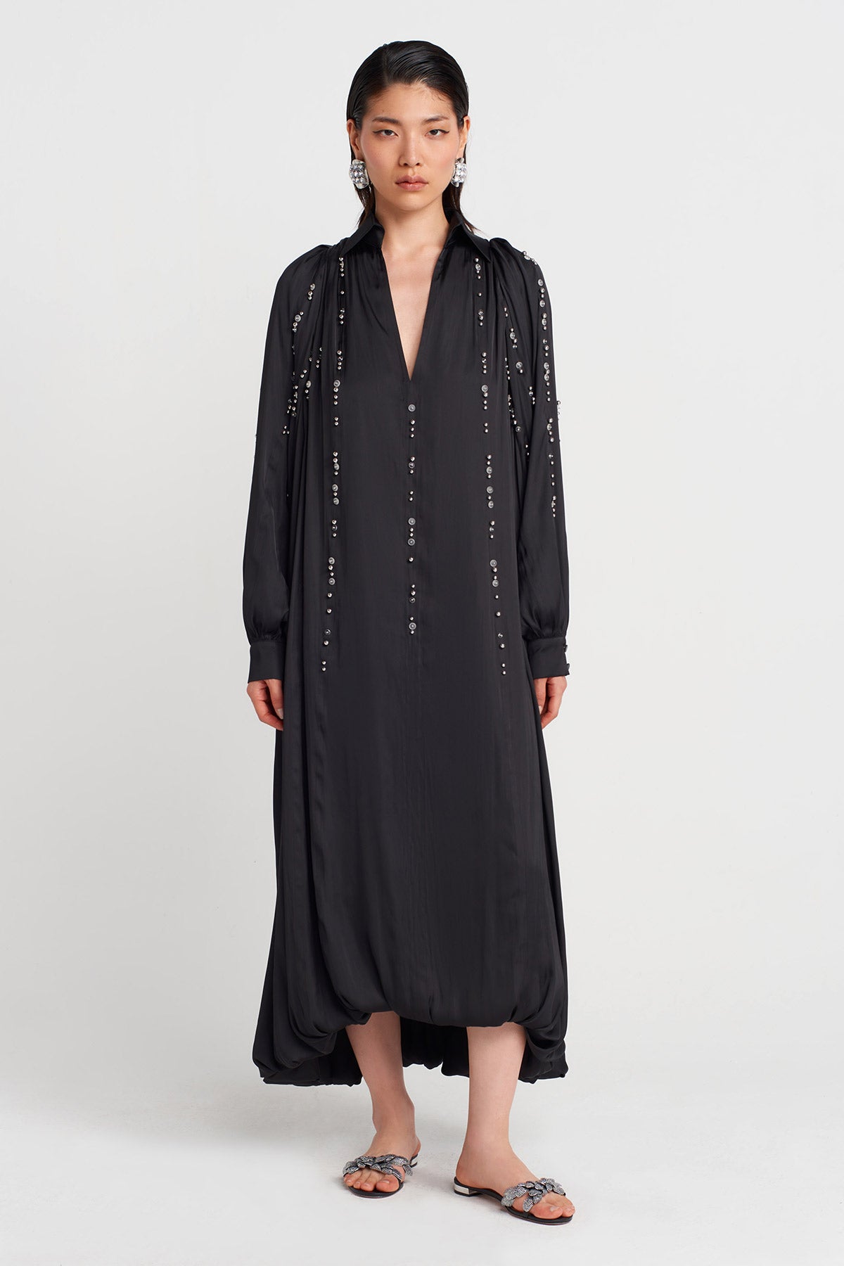 Siyah Gömlek Yaka, Balon Etek İşlemeli Elbise-K254014026