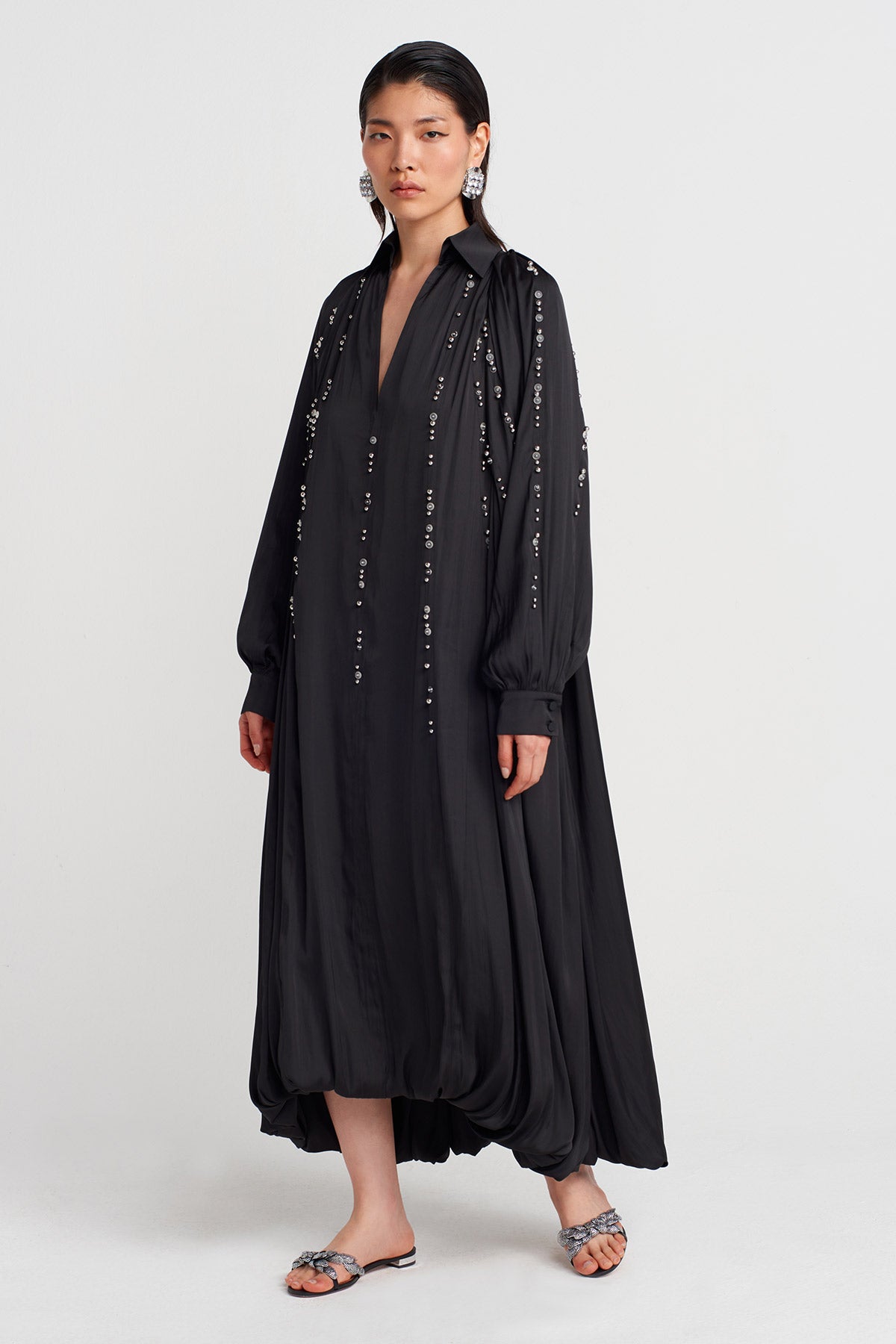 Siyah Gömlek Yaka, Balon Etek İşlemeli Elbise-K254014026