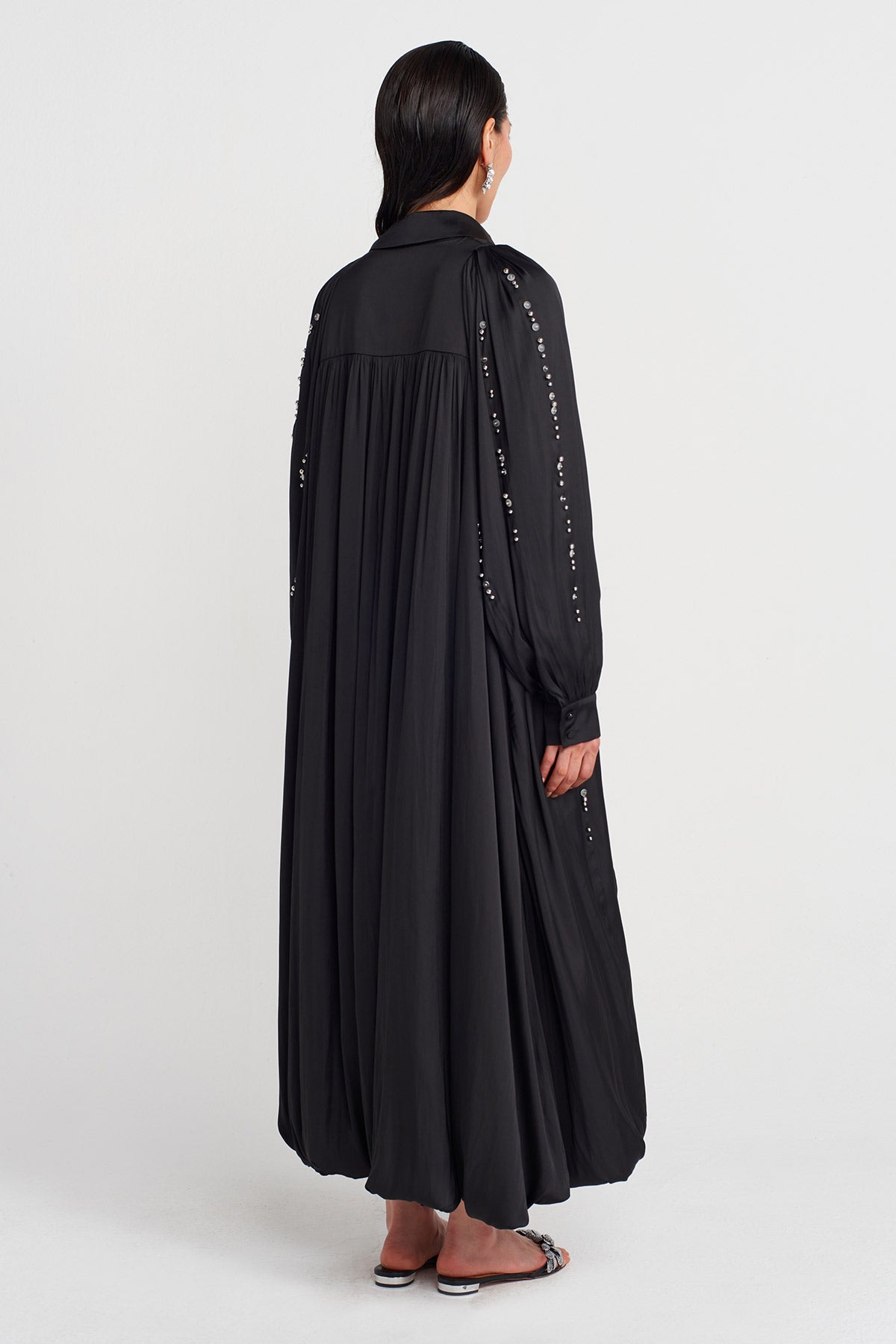 Siyah Gömlek Yaka, Balon Etek İşlemeli Elbise-K254014026