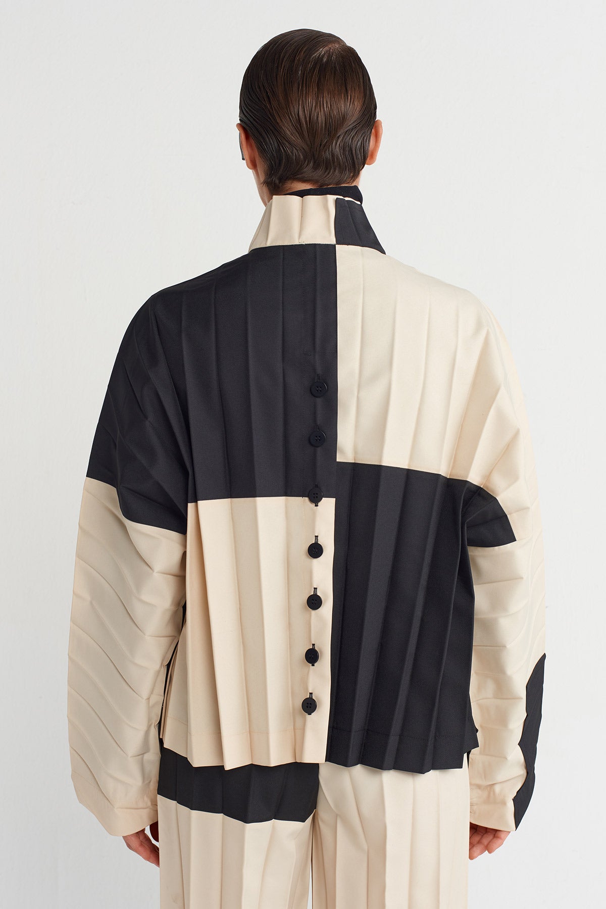 Natur/Black Color Block Pleated Jacket-K255015006