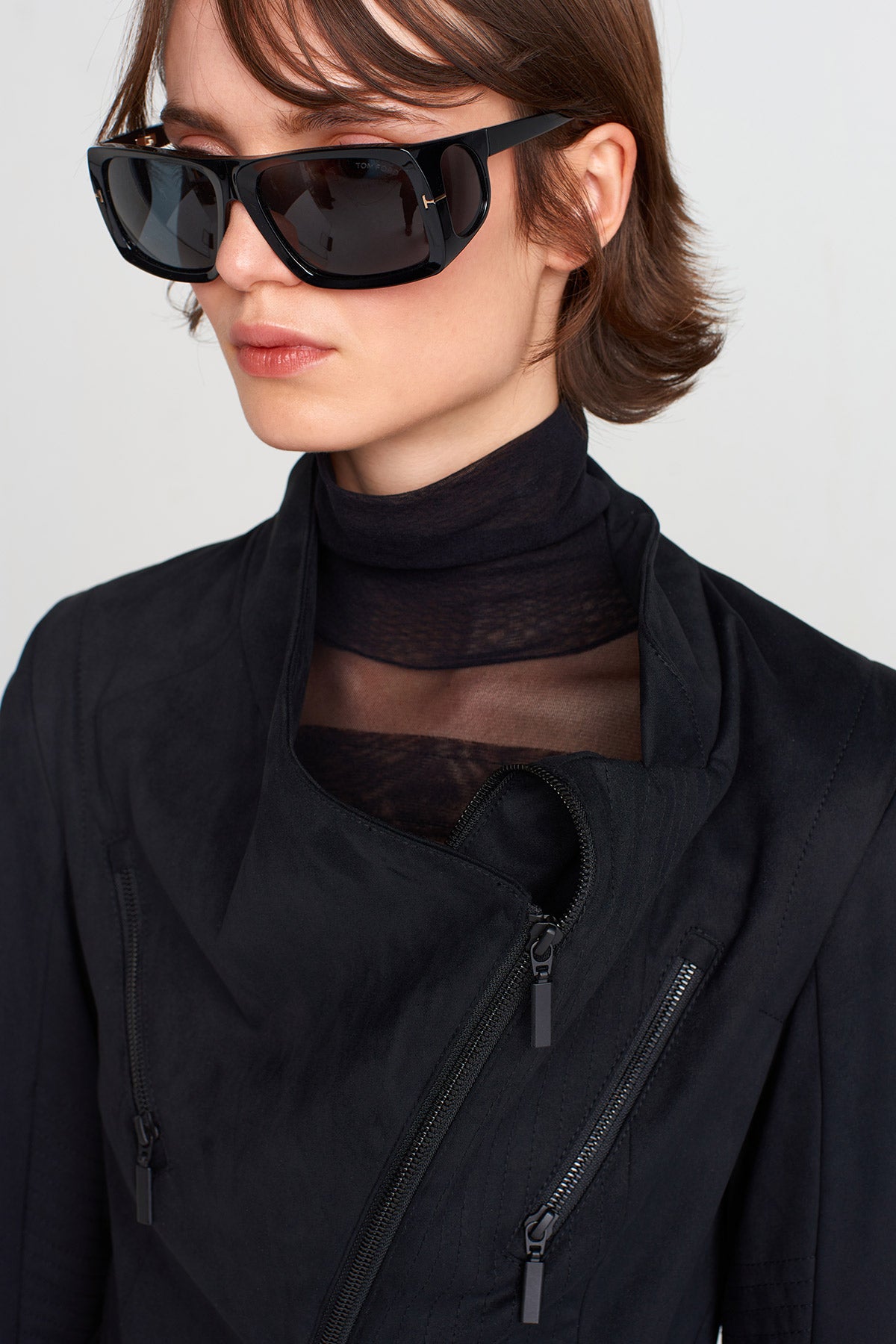 جاكيت من جلد الغزال الأسود بتفاصيل سحاب - K255015026