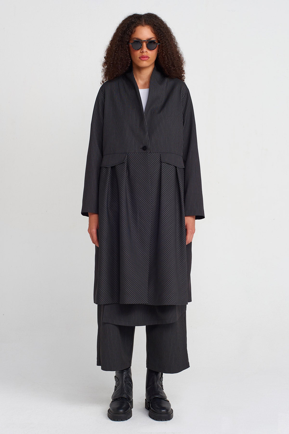 Siyah Çizgili Uzun Ceket-K255015045