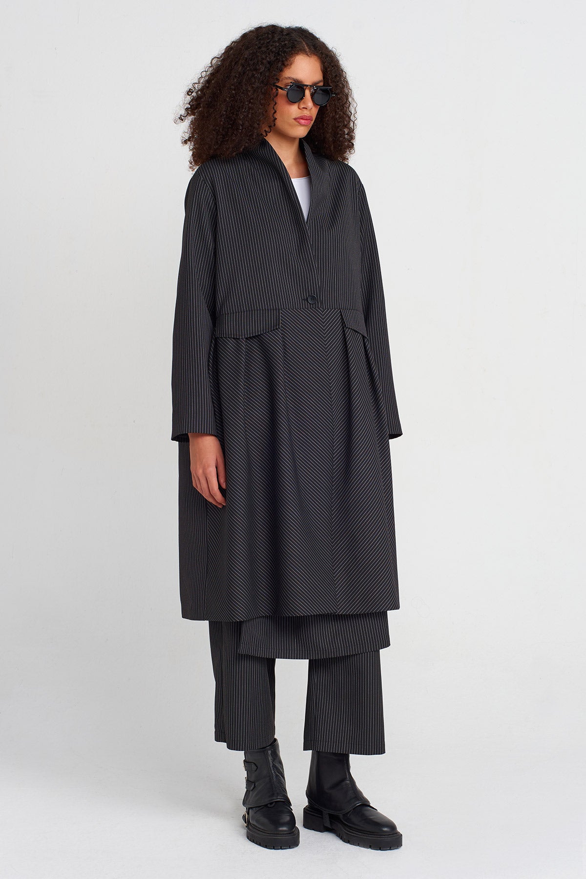 Siyah Çizgili Uzun Ceket-K255015045