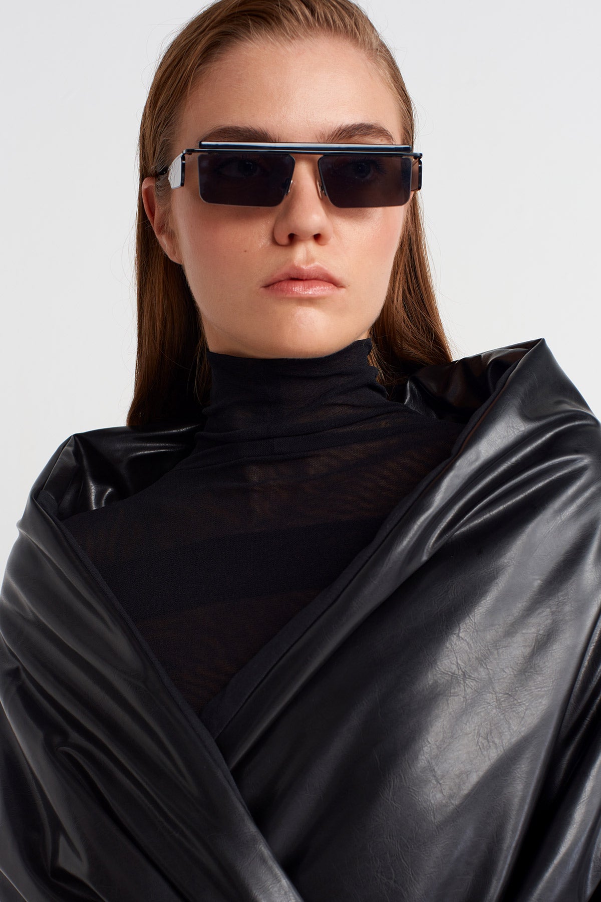 Siyah Büyük Cepli Vegan Deri Yelek-K255015057