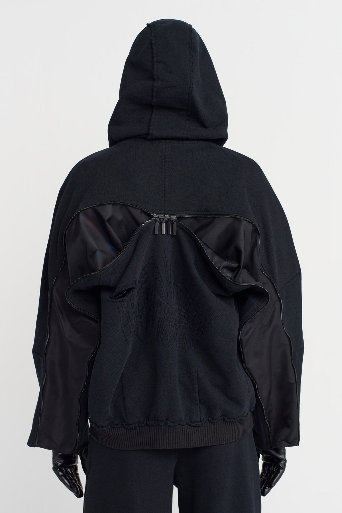 سويت شيرت أسود كبير الحجم بنقشة مميزة - K255015064