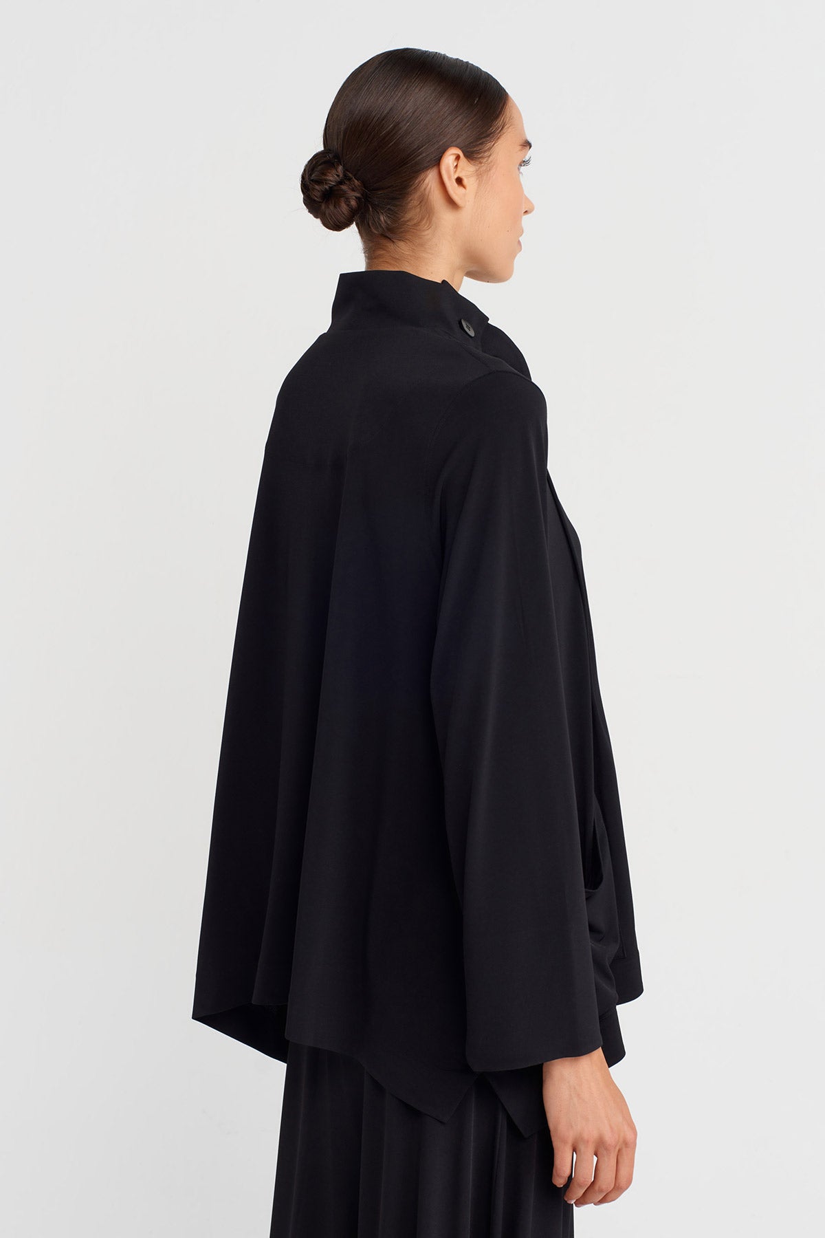 Siyah Cepli Hakim Yaka Jarse Hırka-K255015105