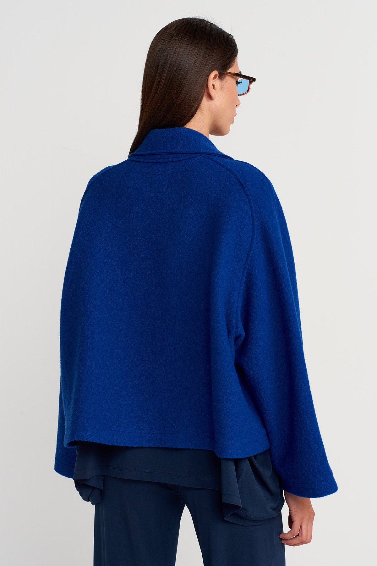 جاكيت صوف قصير أزرق داكن كبير الحجم - K255015114