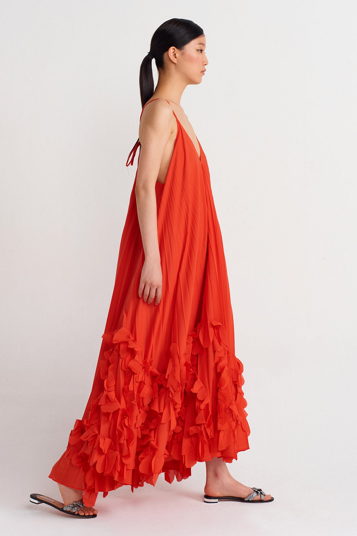 Kırmızı Etekleri Çiçek Motifli Plisoley Elbise-Y244014125