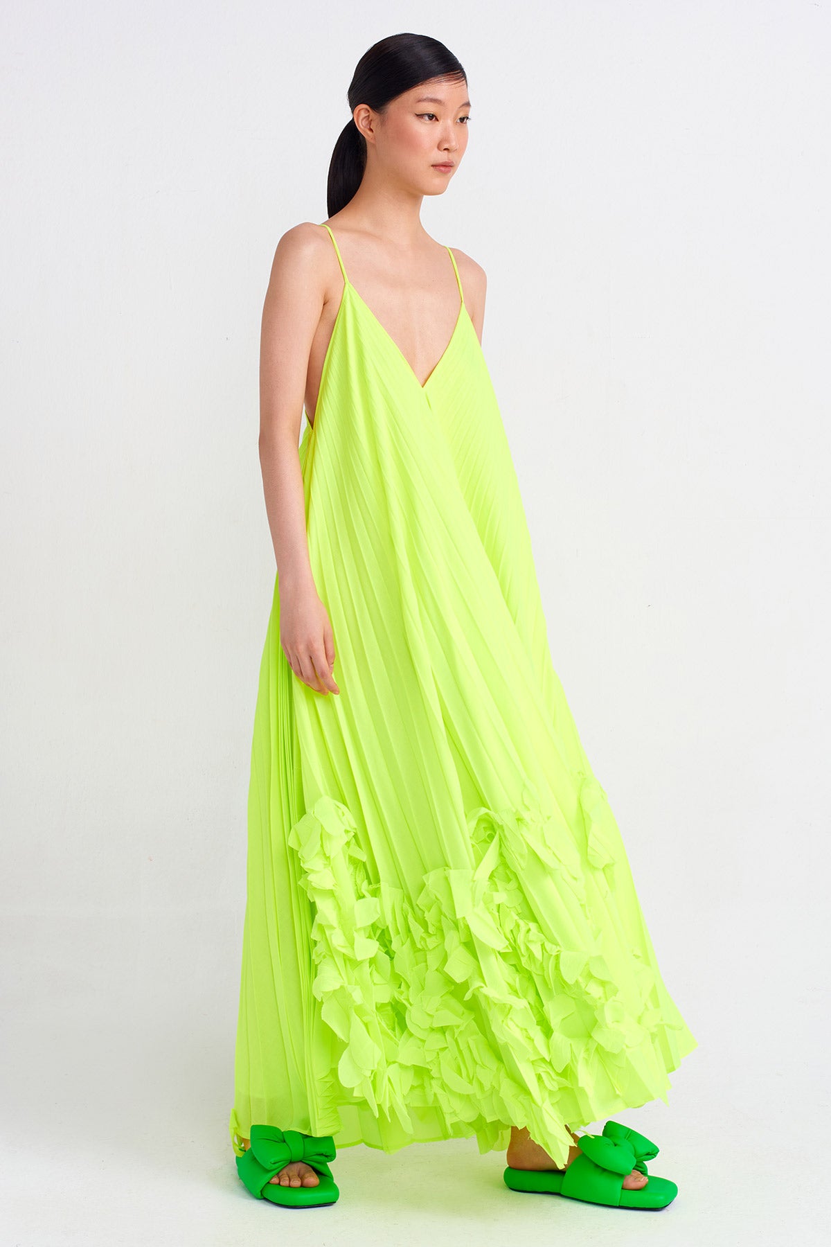 Neon Asit Yeşil Etekleri Çiçek Motifli Plisoley Elbise-Y244014125