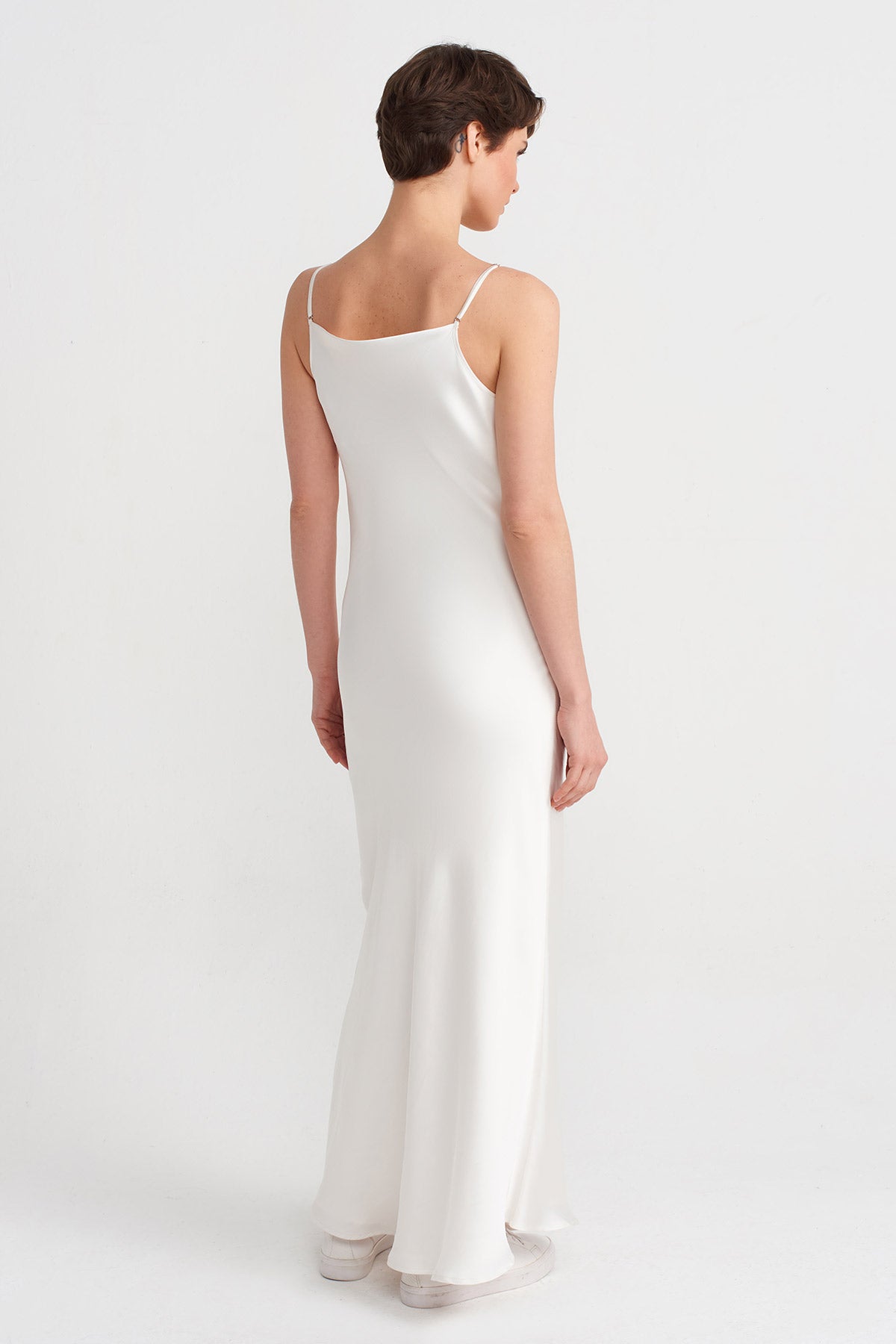 Kırık Beyaz İnce Askılı Şık Uzun Elbise-Y244014127