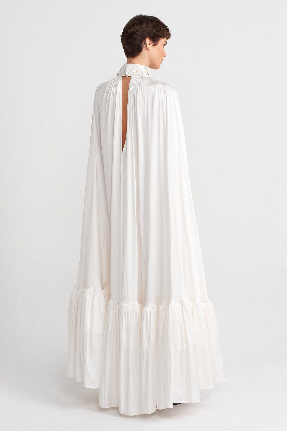 Kırık Beyaz Yakası İşlemeli,Pelerin Kollu Şık Uzun Elbise-Y244014128