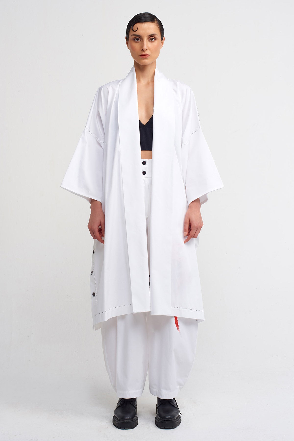 Beyaz / Siyah Baskı Ve Nakış Detaylı Kimono-Y245015013