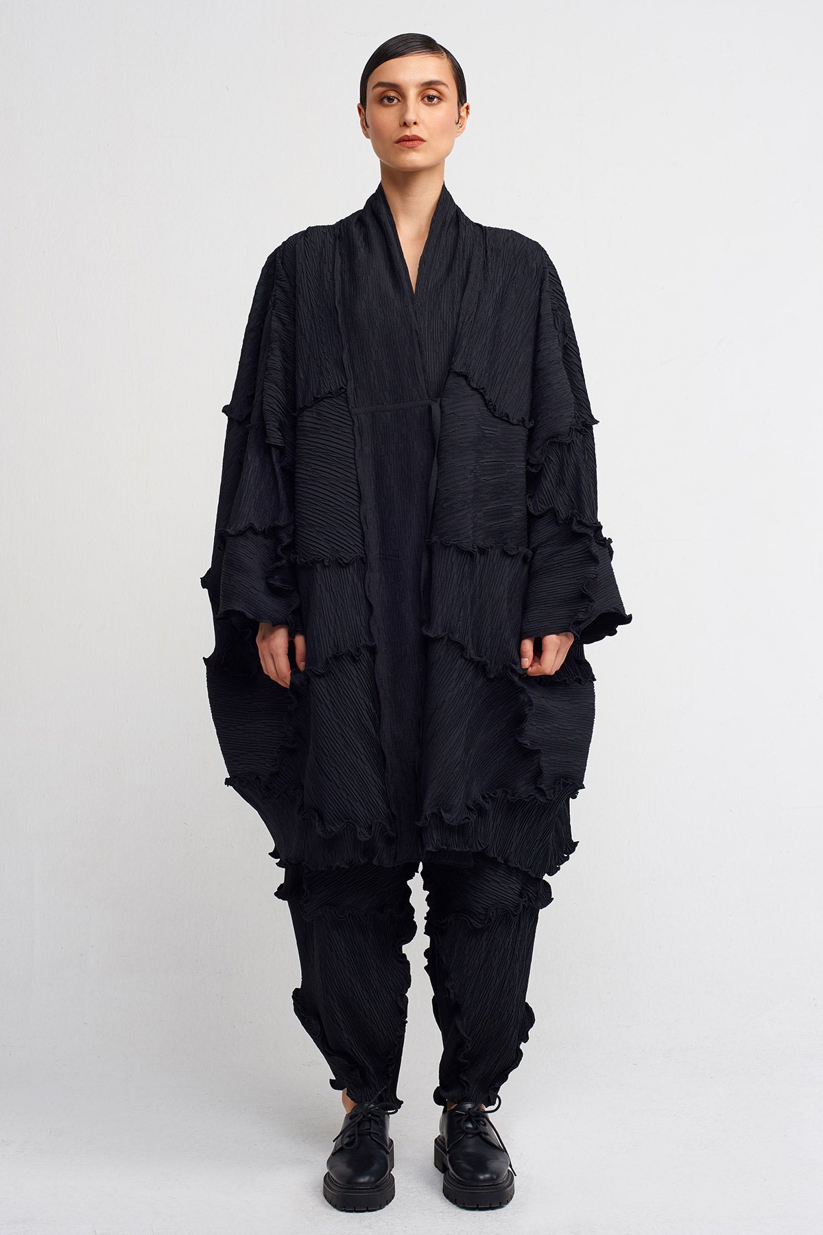 Siyah Dikiş Detaylı Plise Kimono-Y245015024