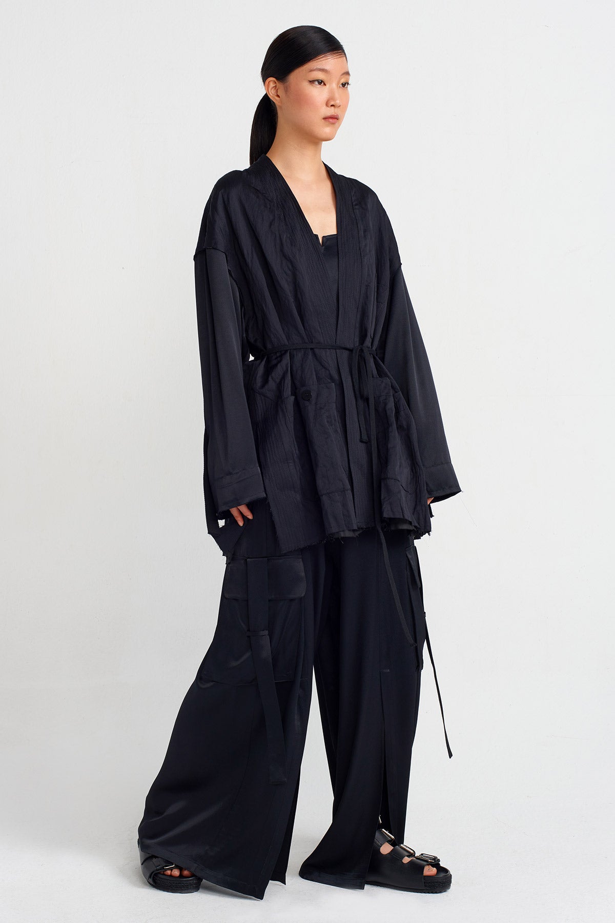 Siyah Çift Kumaşlı Saten Kimono-Y245015025