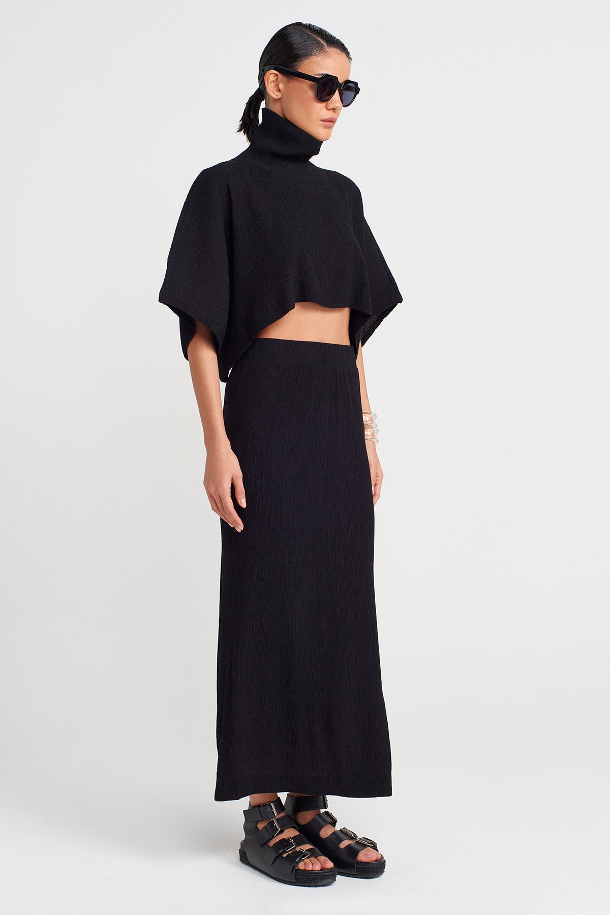 Black High Collar, Crinkle Crop Blouse-Y251011101