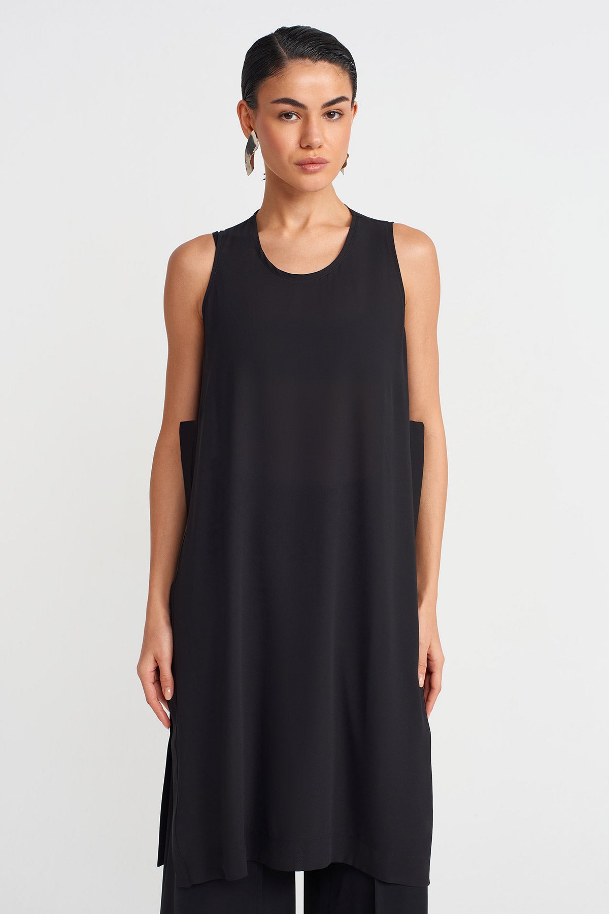Black Side Slit Tunic Blouse-Y251011136
