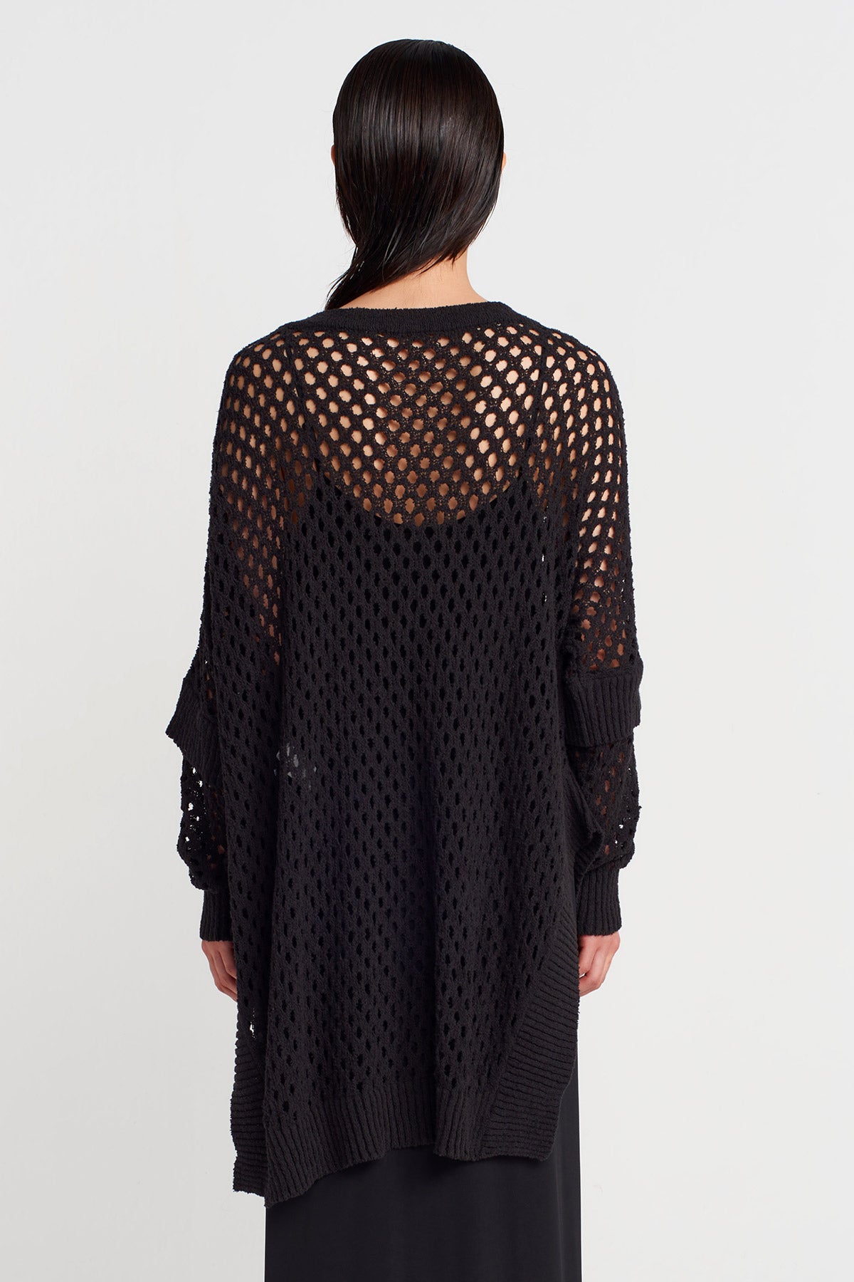 Black Asymmetric Cut Knitted Sweater-Y251011137