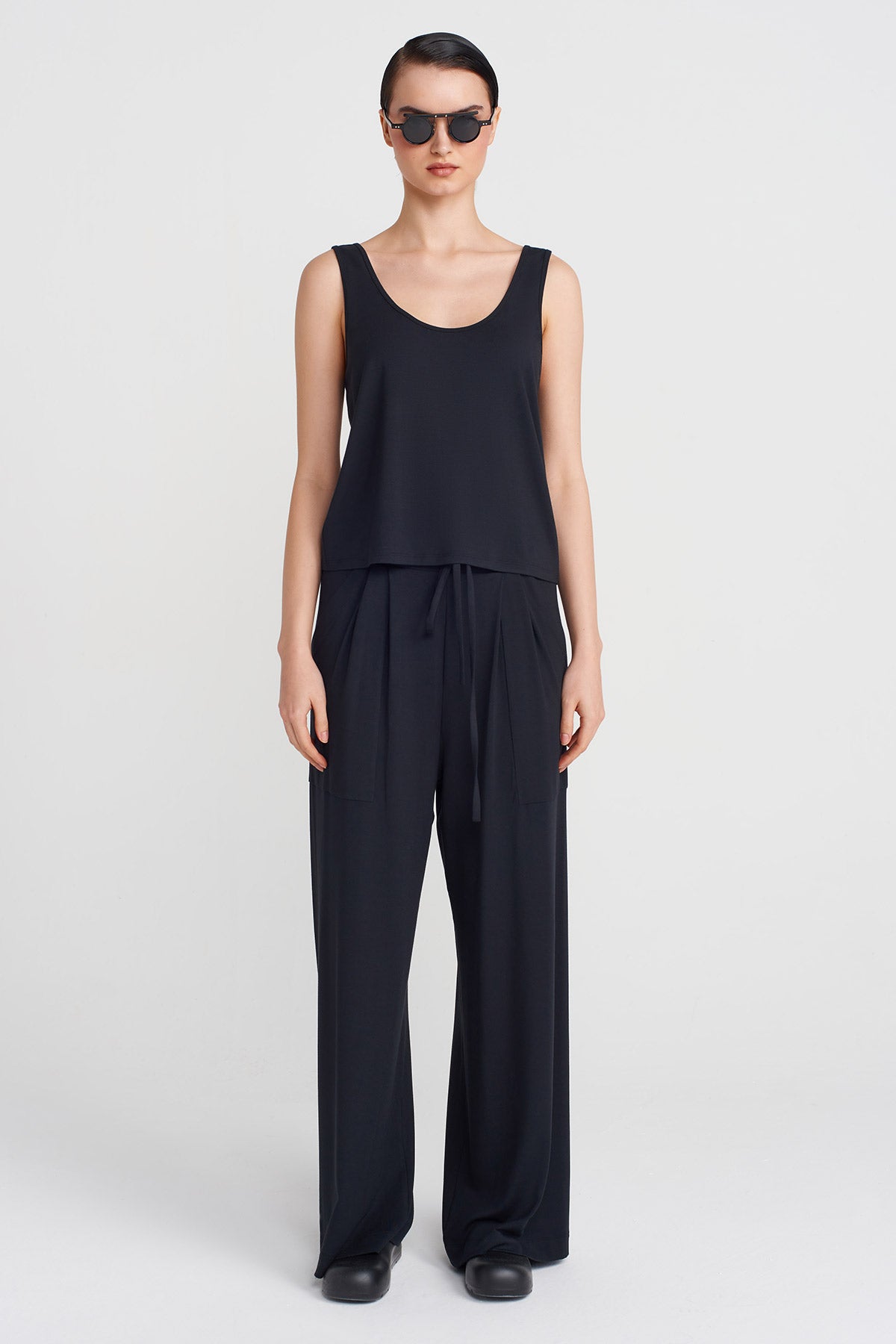 Black Loose Crop Tank-Y251011146