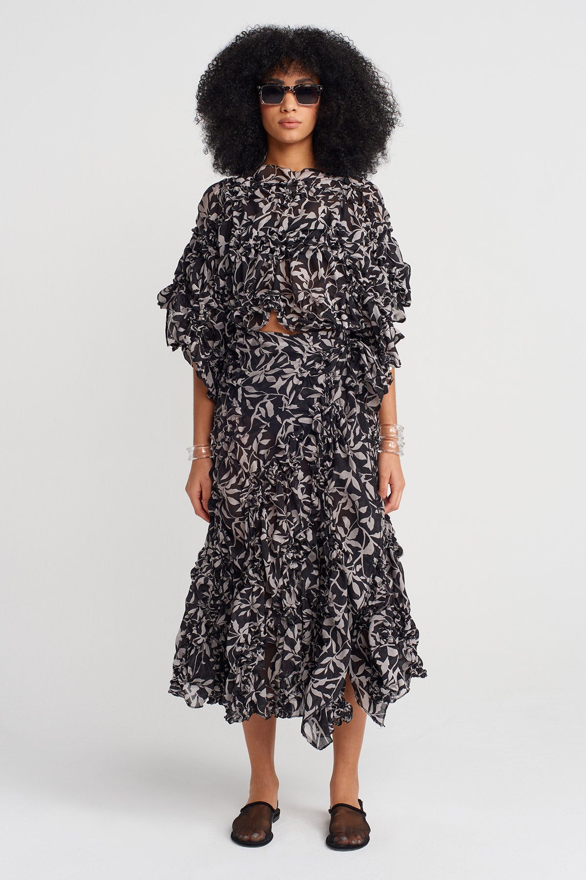 Black/Milk -Y251011184