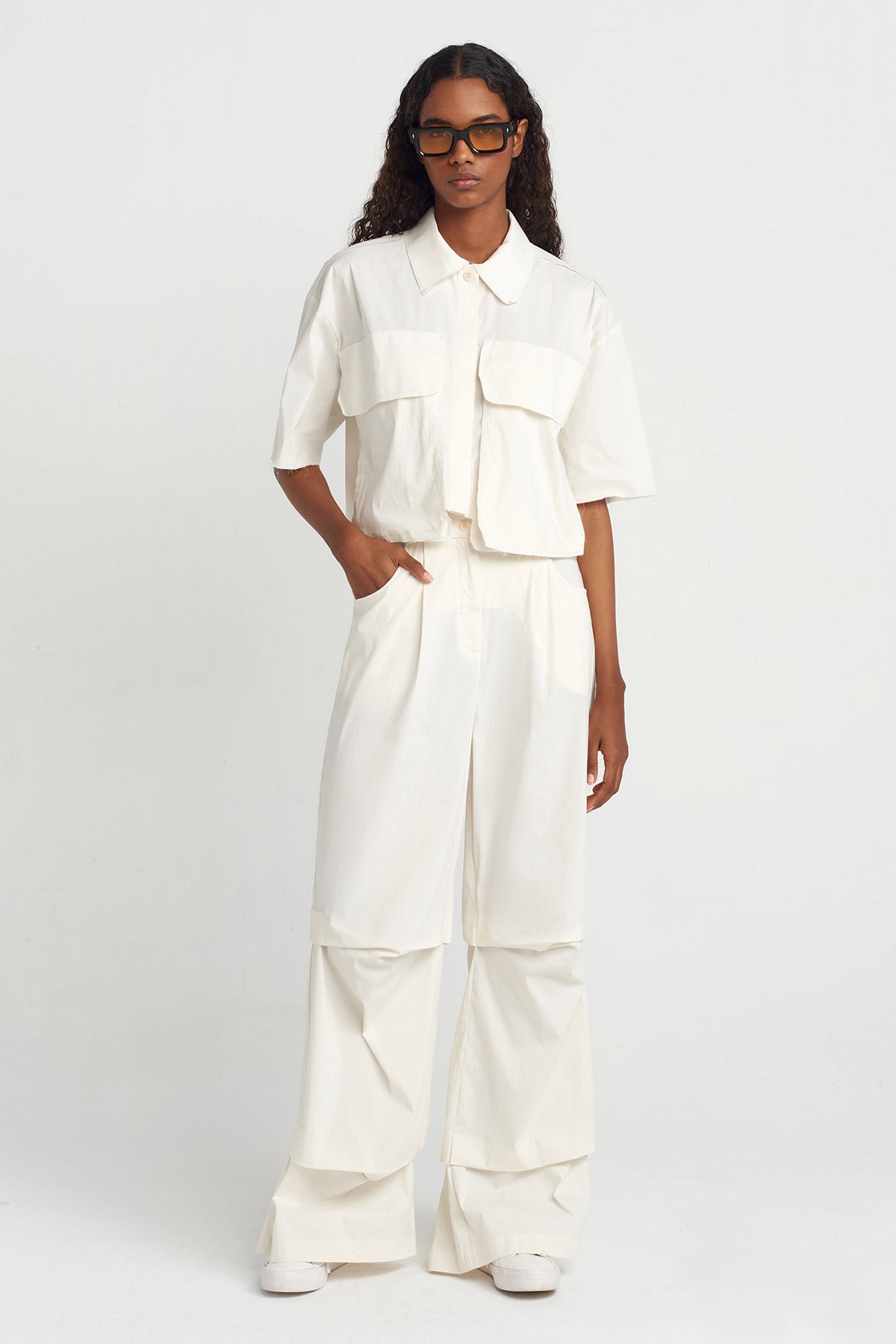 Ecru Stitch Detailed Poplin Trousers-Y253013019
