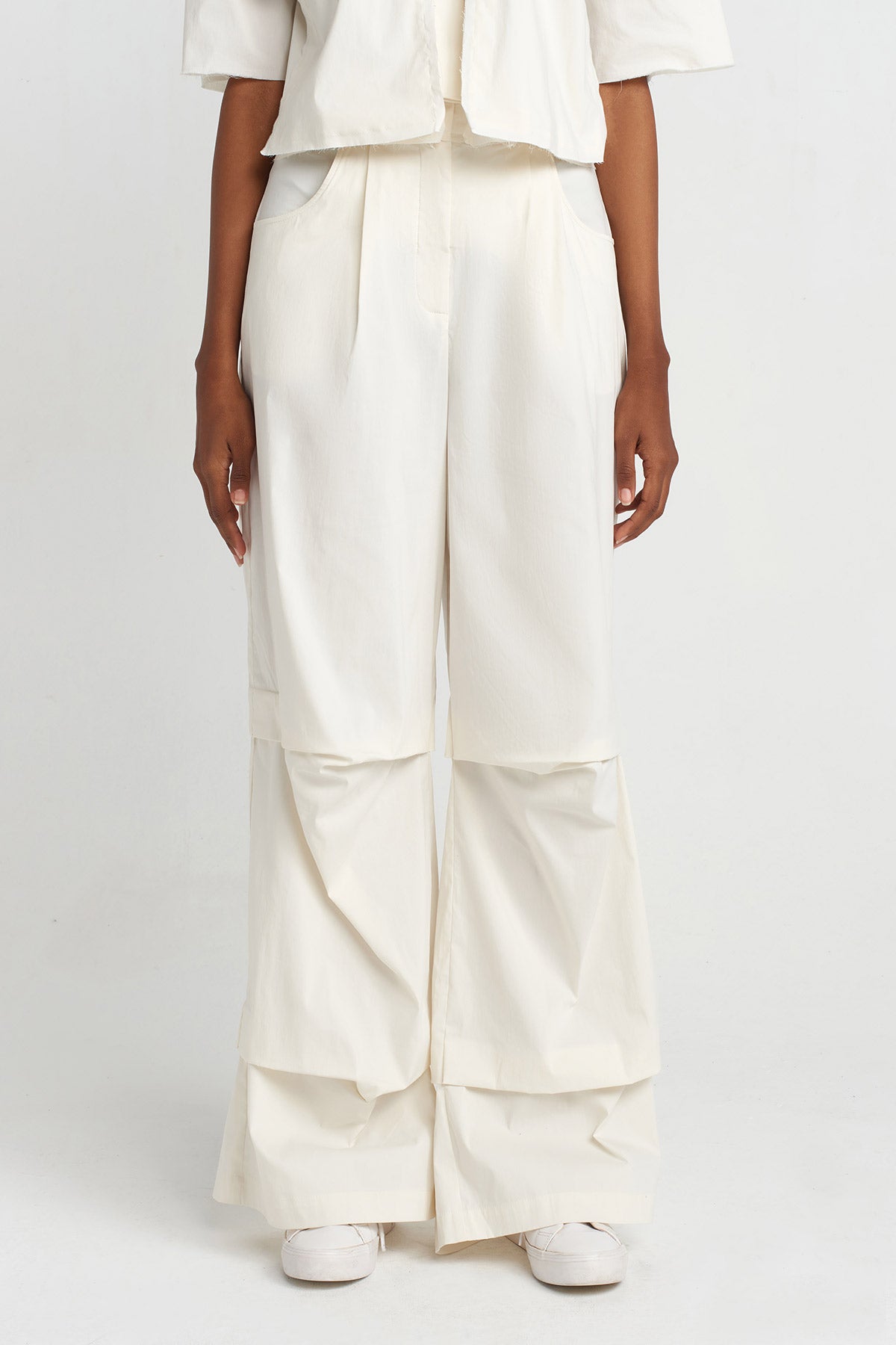 Ecru Stitch Detailed Poplin Trousers-Y253013019