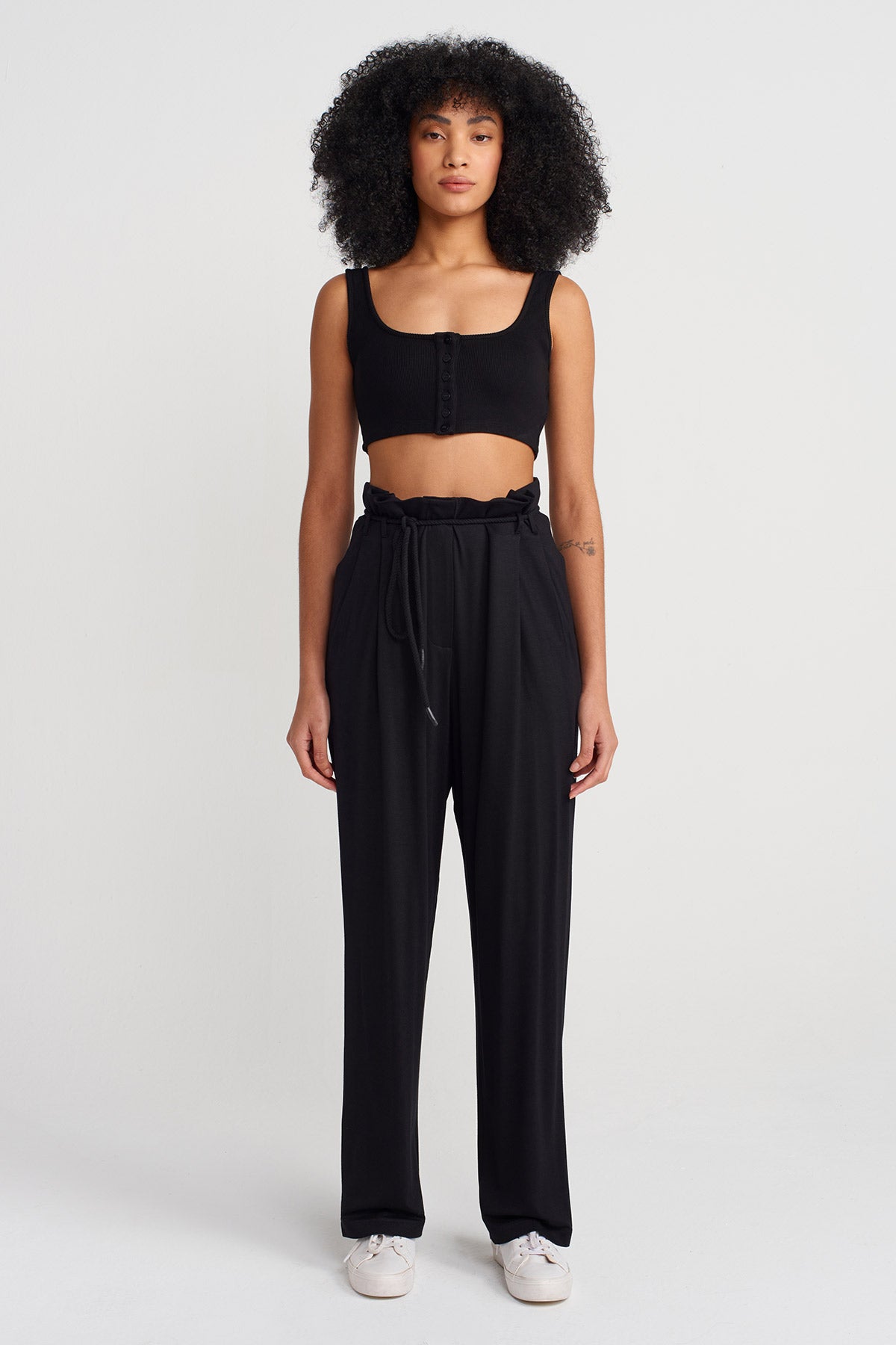 Black Flowy Fabric Wide Trousers-Y253013083