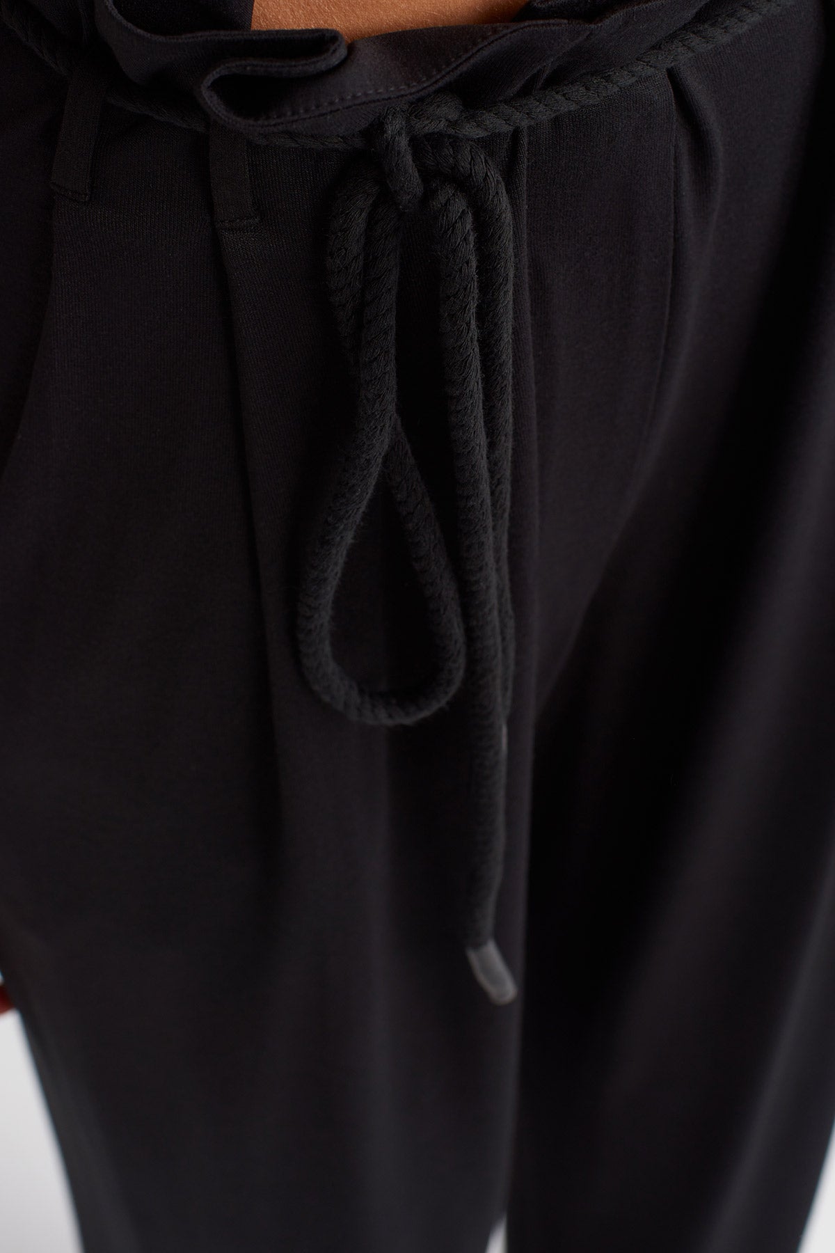 Black Flowy Fabric Wide Trousers-Y253013083