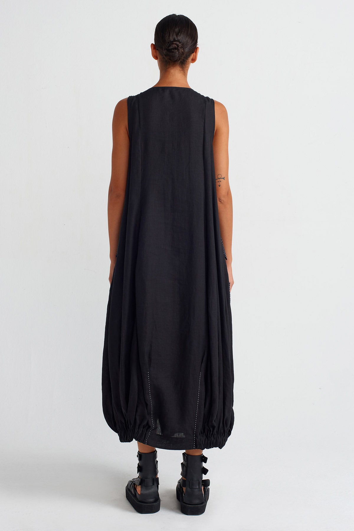 Black / White Contrast Stitched Pocketed Linen Dress-Y254014021
