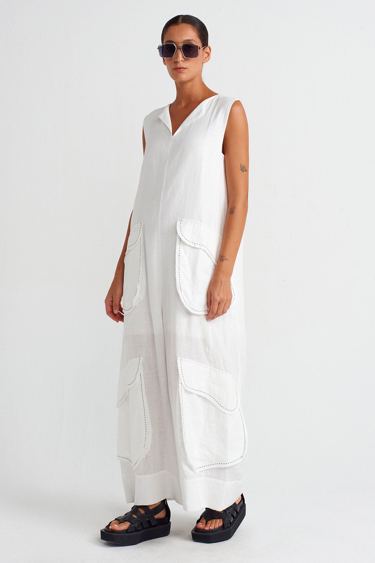 White / Black Contrast Stitched Pocketed Linen Overalls-Y254014022