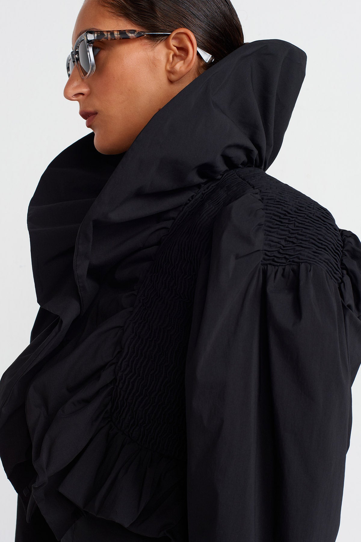 Black Large Collar Embroidered Crop Jacket-Y255015045