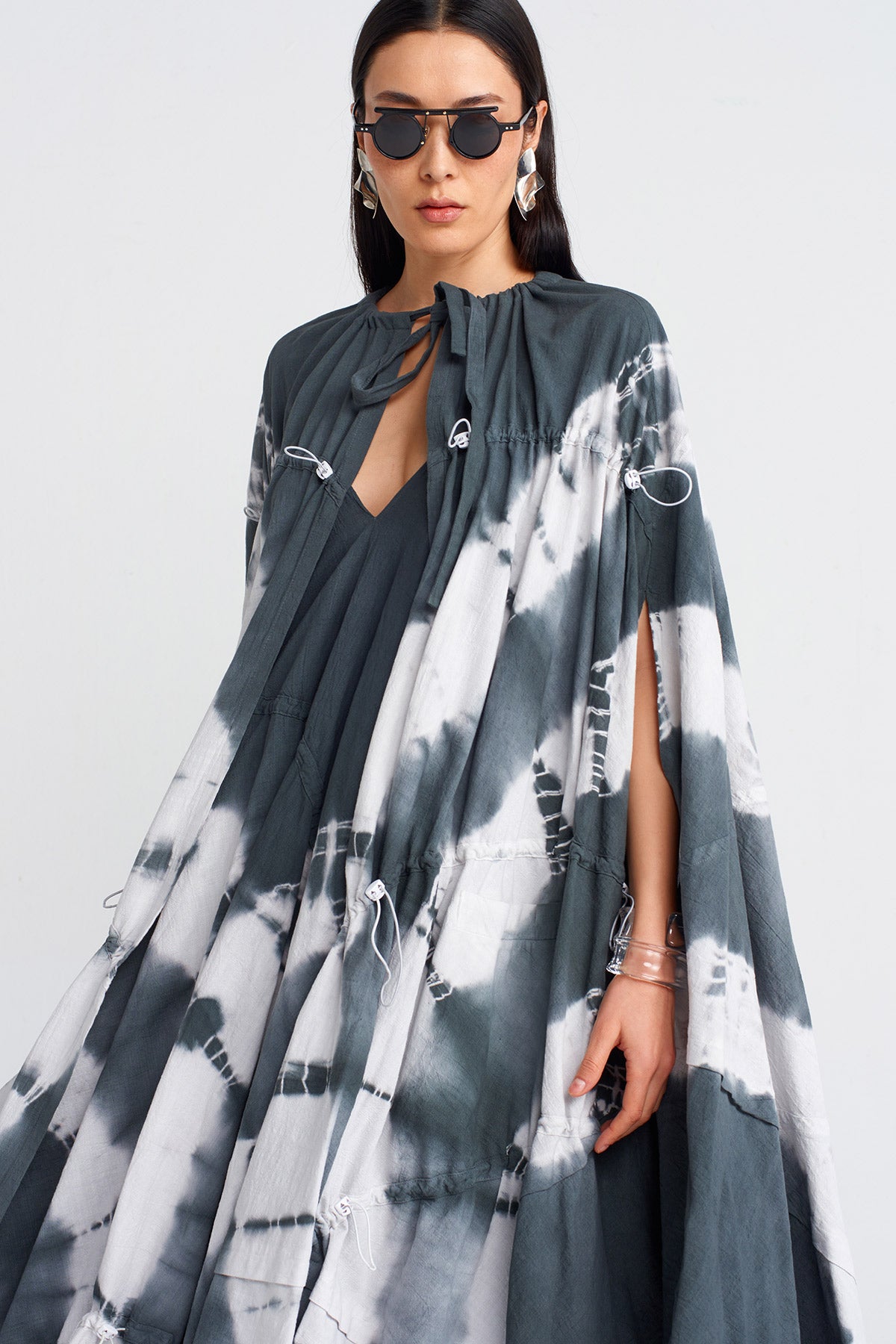 Koyu Gri Batik Efektli Pelerin Ceket-Y255015049