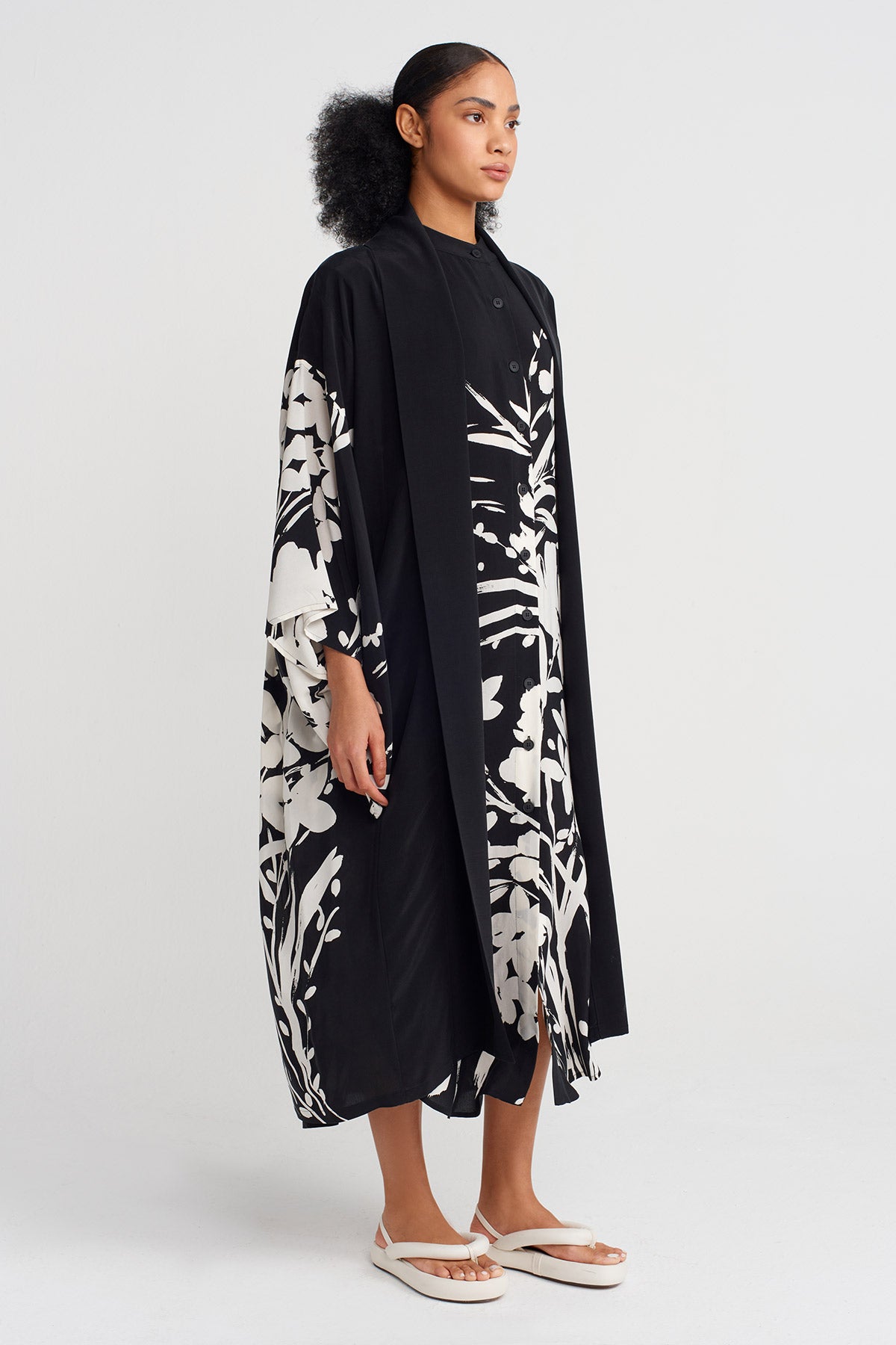 Siyah / Kırık Beyaz Desenli Uzun Kimono-Y255015114