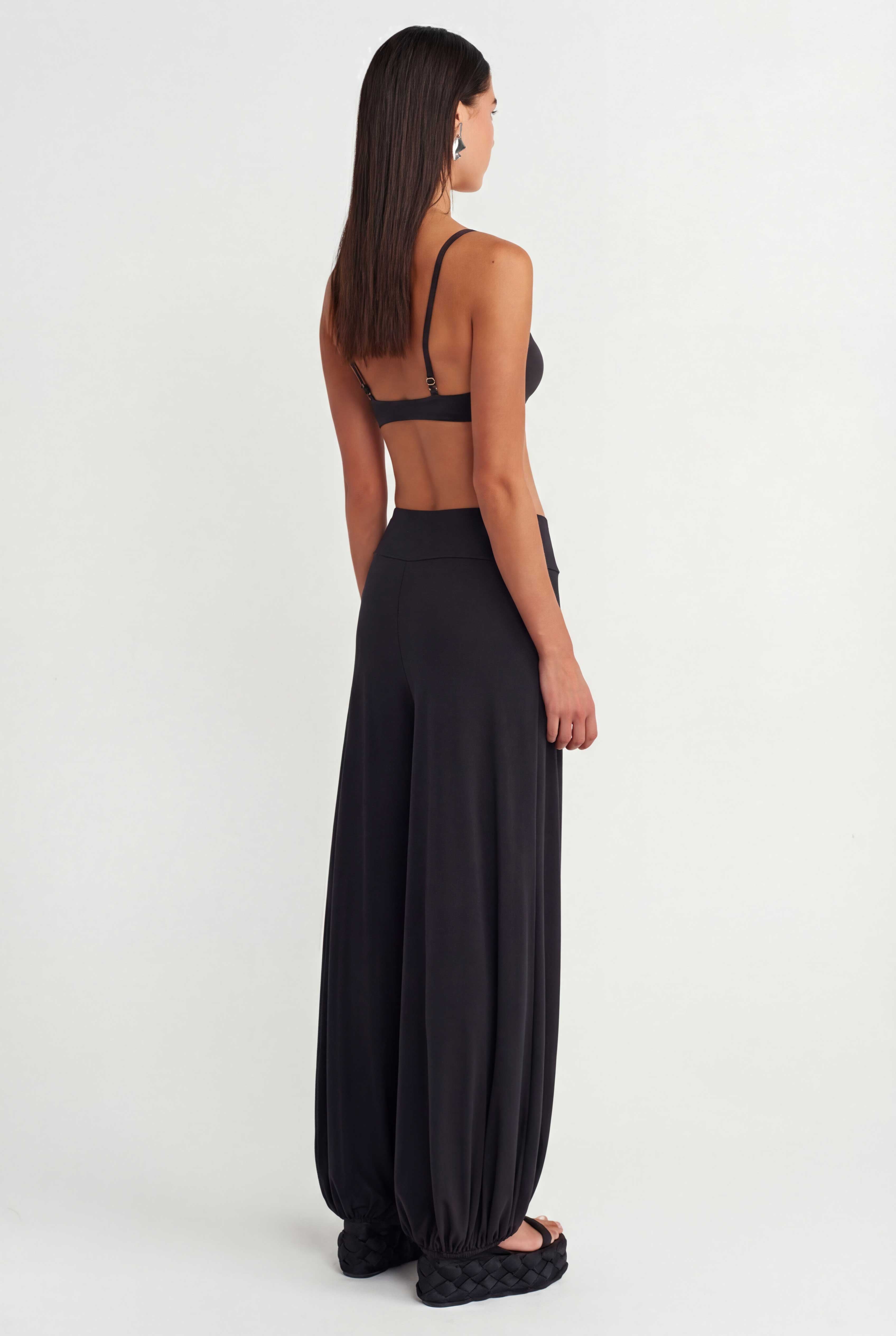 بنطال أسود من الجيرسيه ذو أرجل واسعة - Y263013004