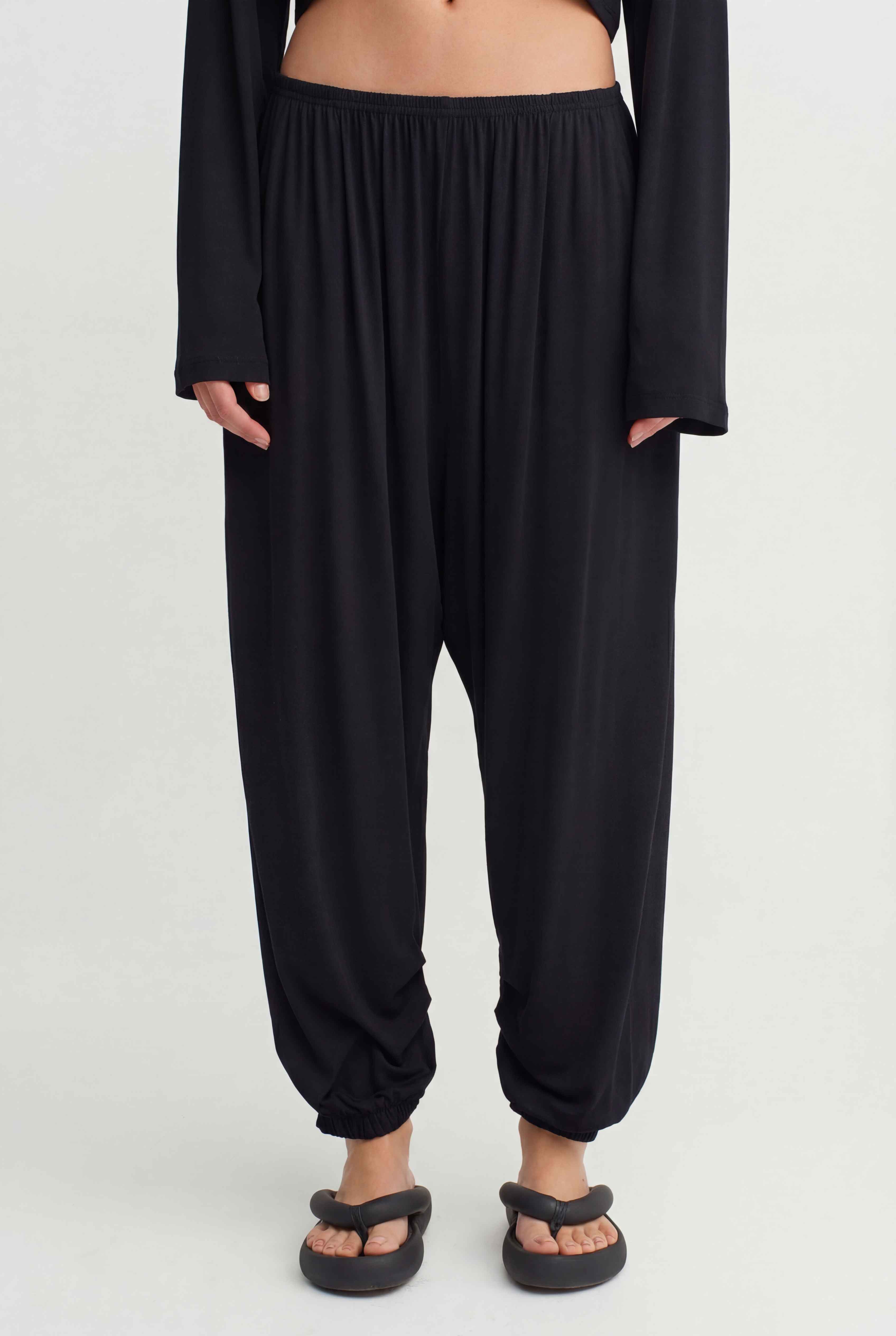 Siyah Beli Lastikli Dökümlü Pantolon-Y263013039