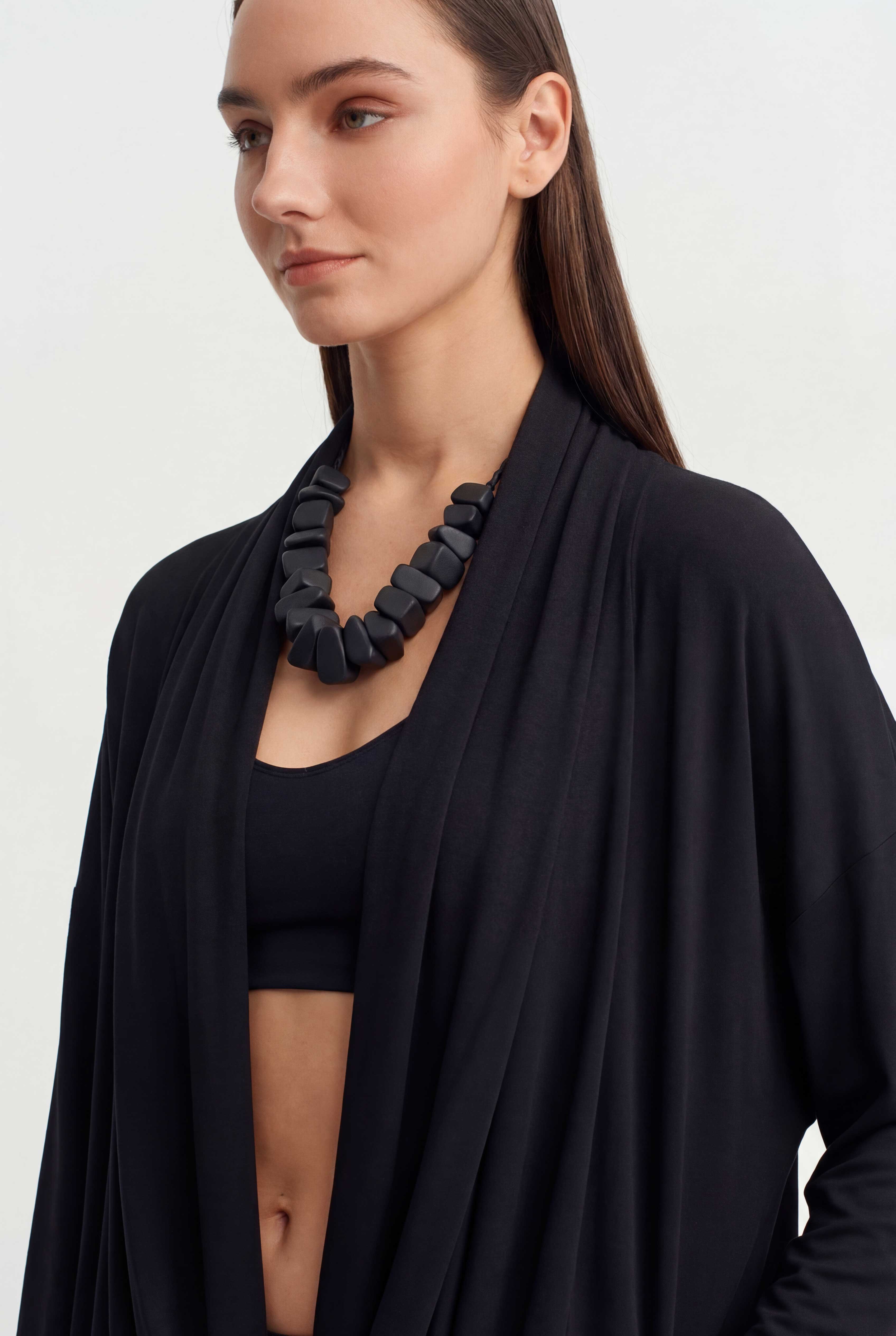 Siyah Dökümlü Yaka Detaylı Uzun Elbise-Y264014047