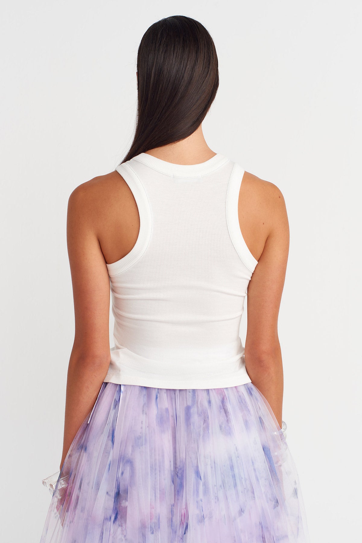 توب بدون أكمام مطبوع ومضلع من أوف وايت - Y261011014