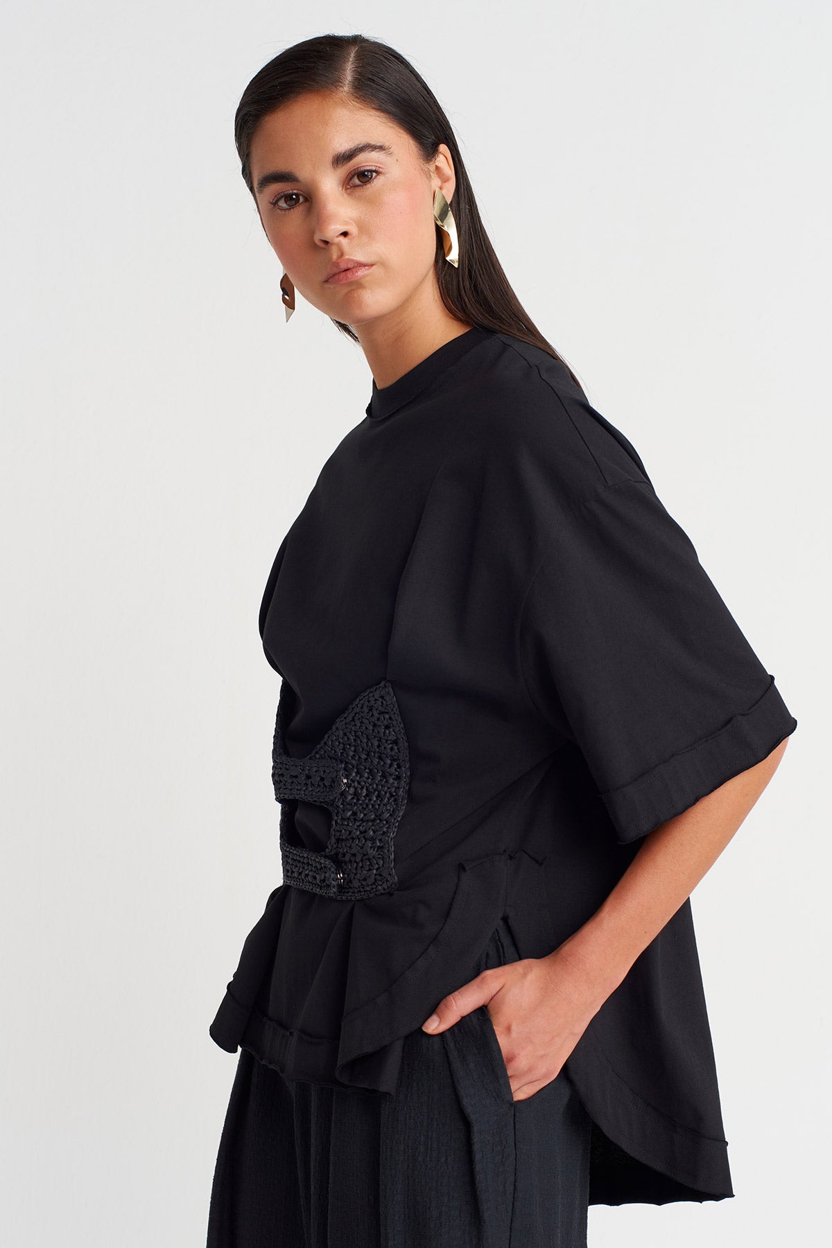 Siyah Örgü Kemer Detaylı T-shirt-Y261011019