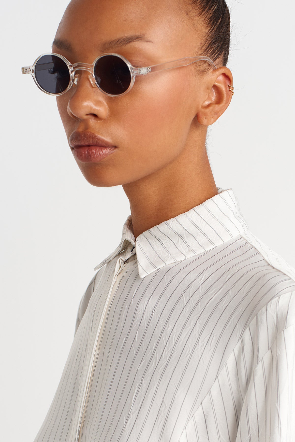 Off-White Striped Asymmetrical Shirt - Y261011027