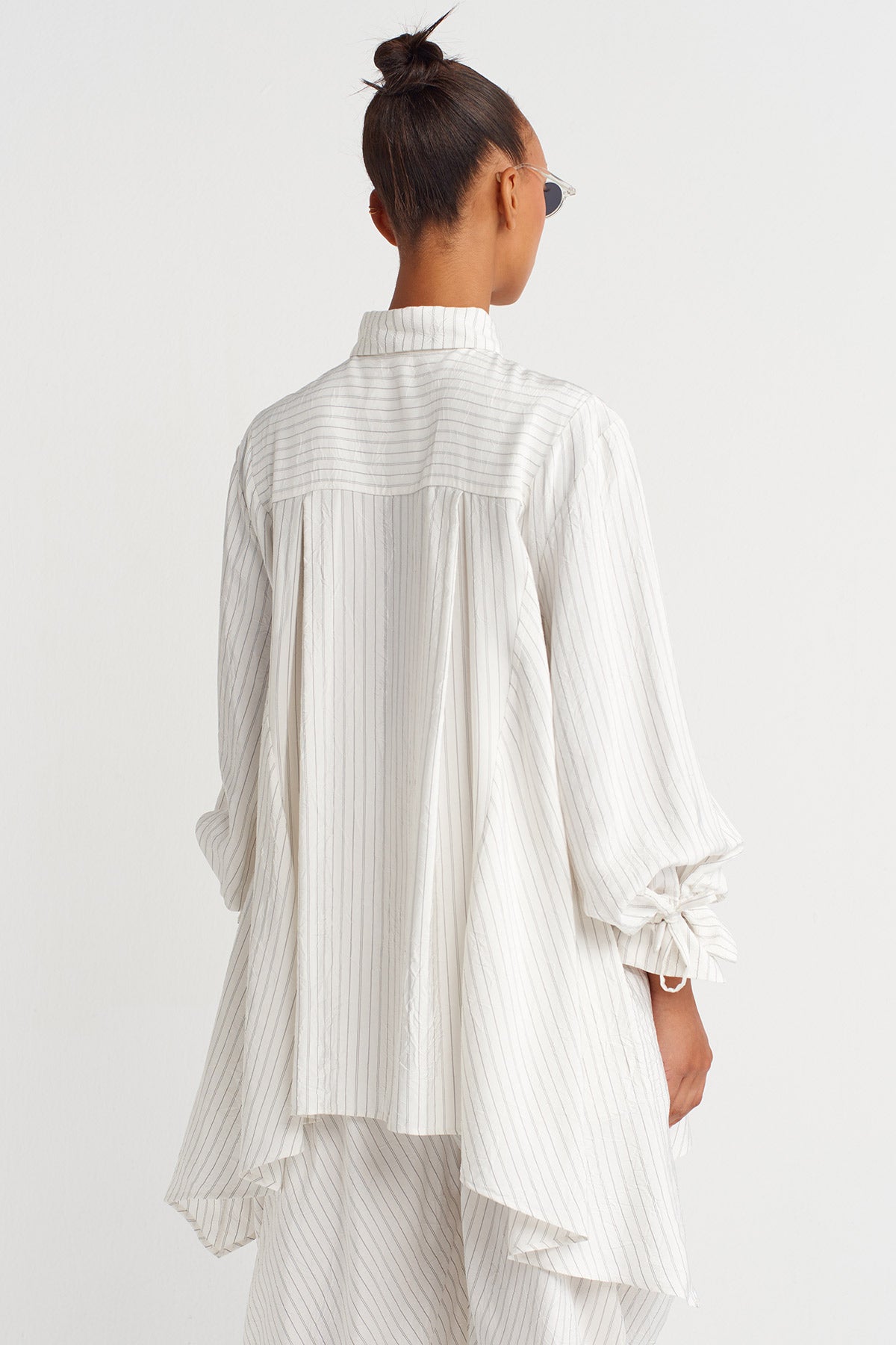 Off-White Striped Asymmetrical Shirt - Y261011027