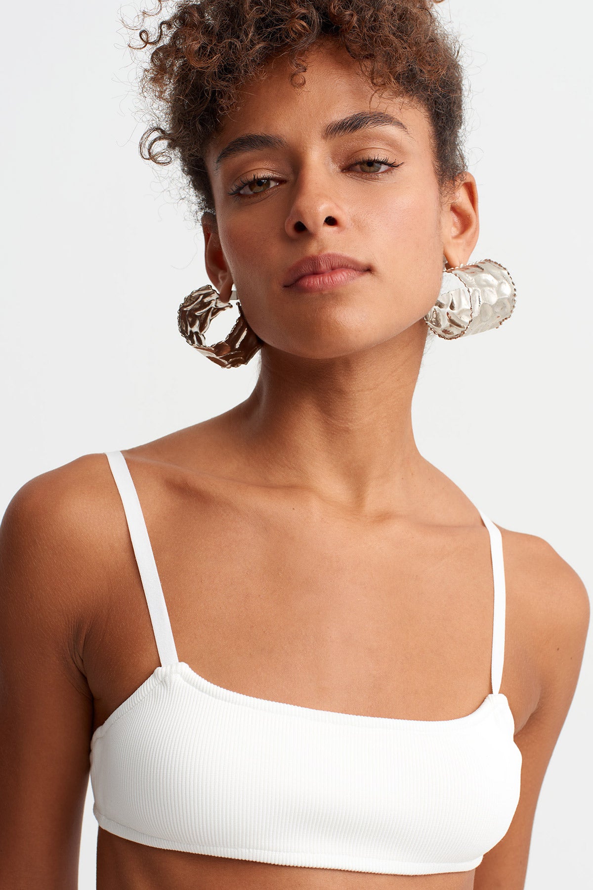 Kırık Beyaz Ribana Askılı Top-Y261011039